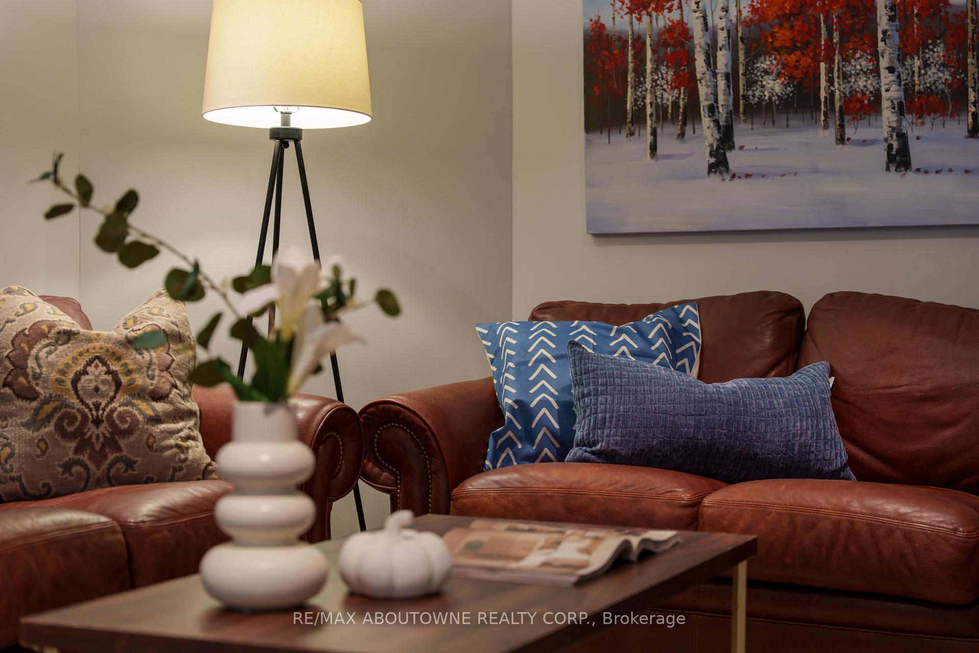 1323 Blackburn Drive, Oakville, ON L6M 2X9