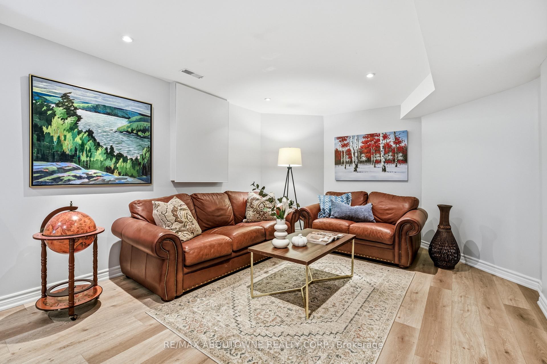 1323 Blackburn Drive, Oakville, ON L6M 2X9