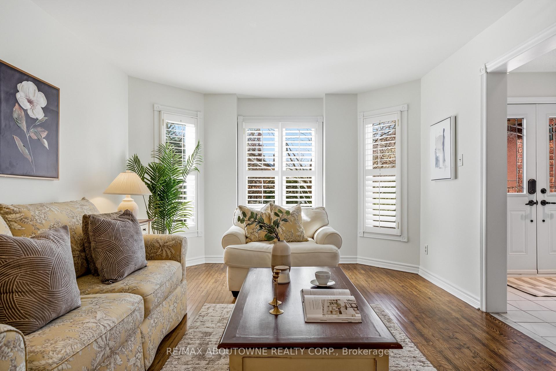 1323 Blackburn Drive, Oakville, ON L6M 2X9