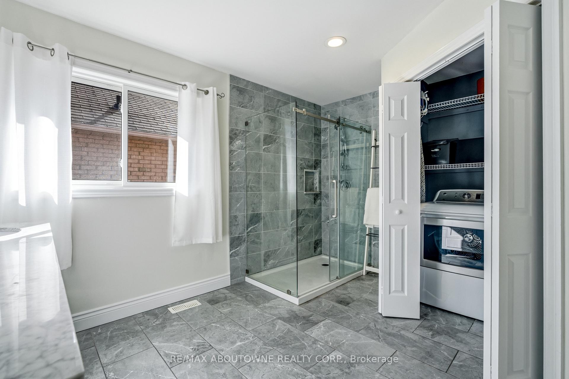 1323 Blackburn Drive, Oakville, ON L6M 2X9