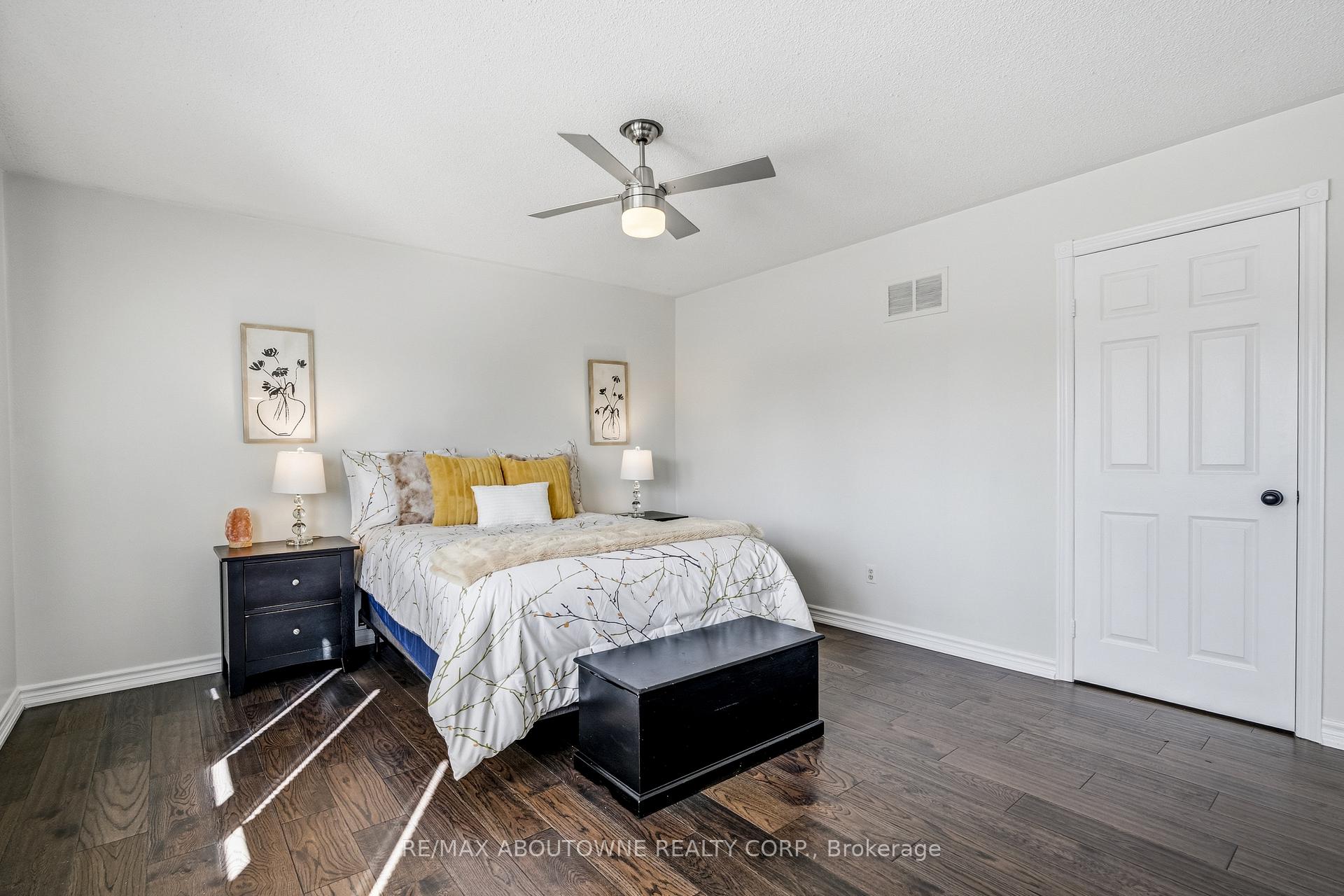 1323 Blackburn Drive, Oakville, ON L6M 2X9