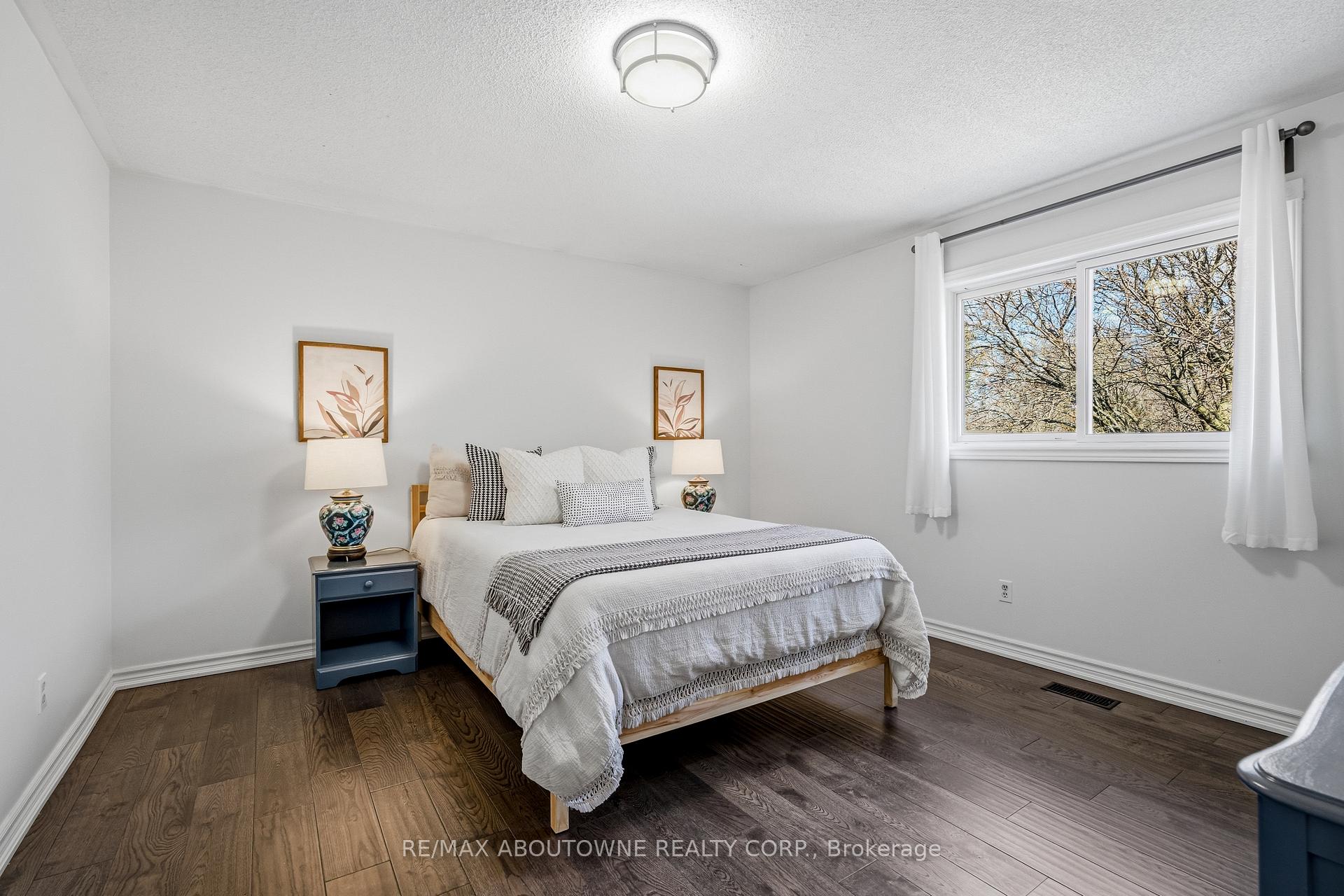 1323 Blackburn Drive, Oakville, ON L6M 2X9