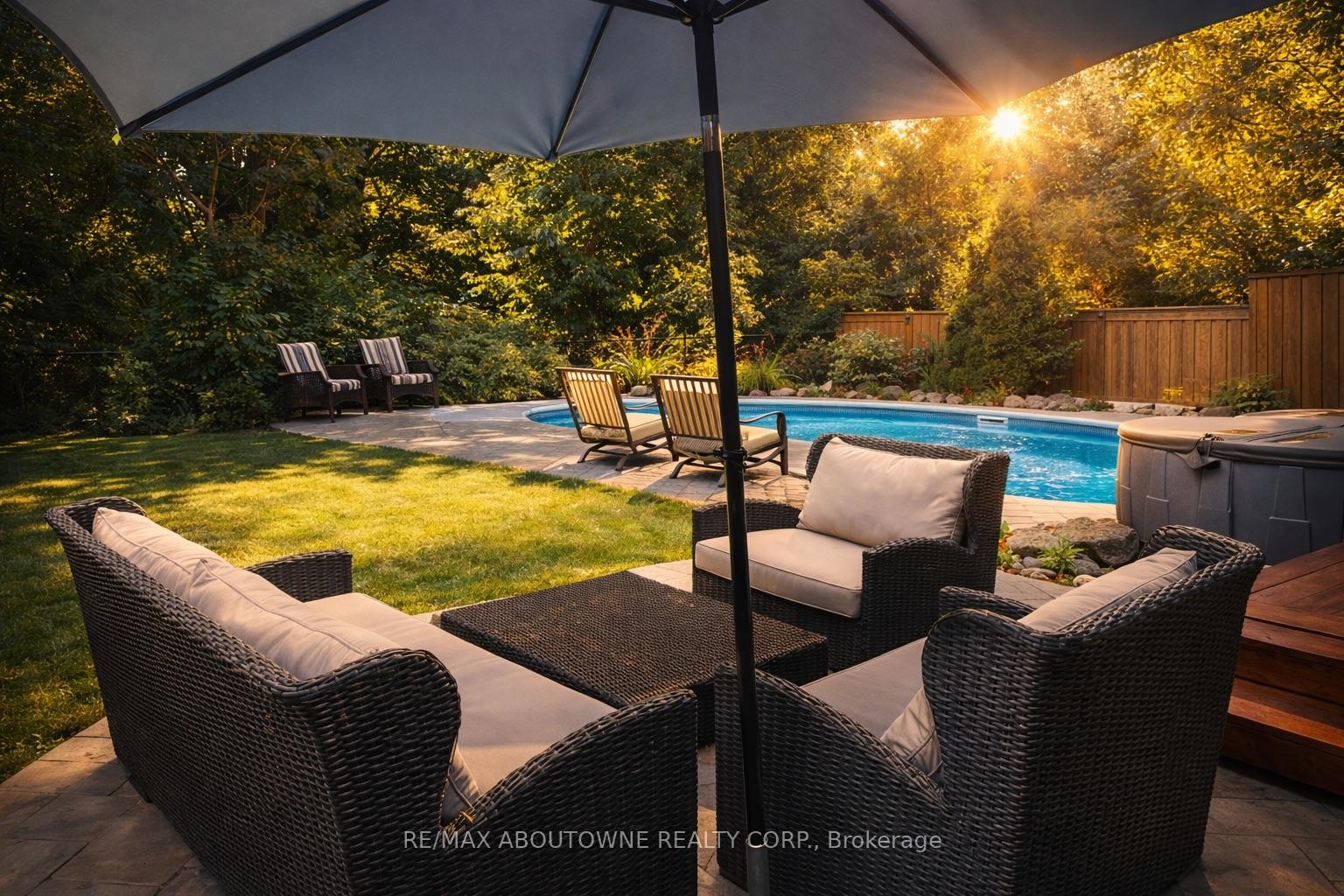 1323 Blackburn Drive, Oakville, ON L6M 2X9