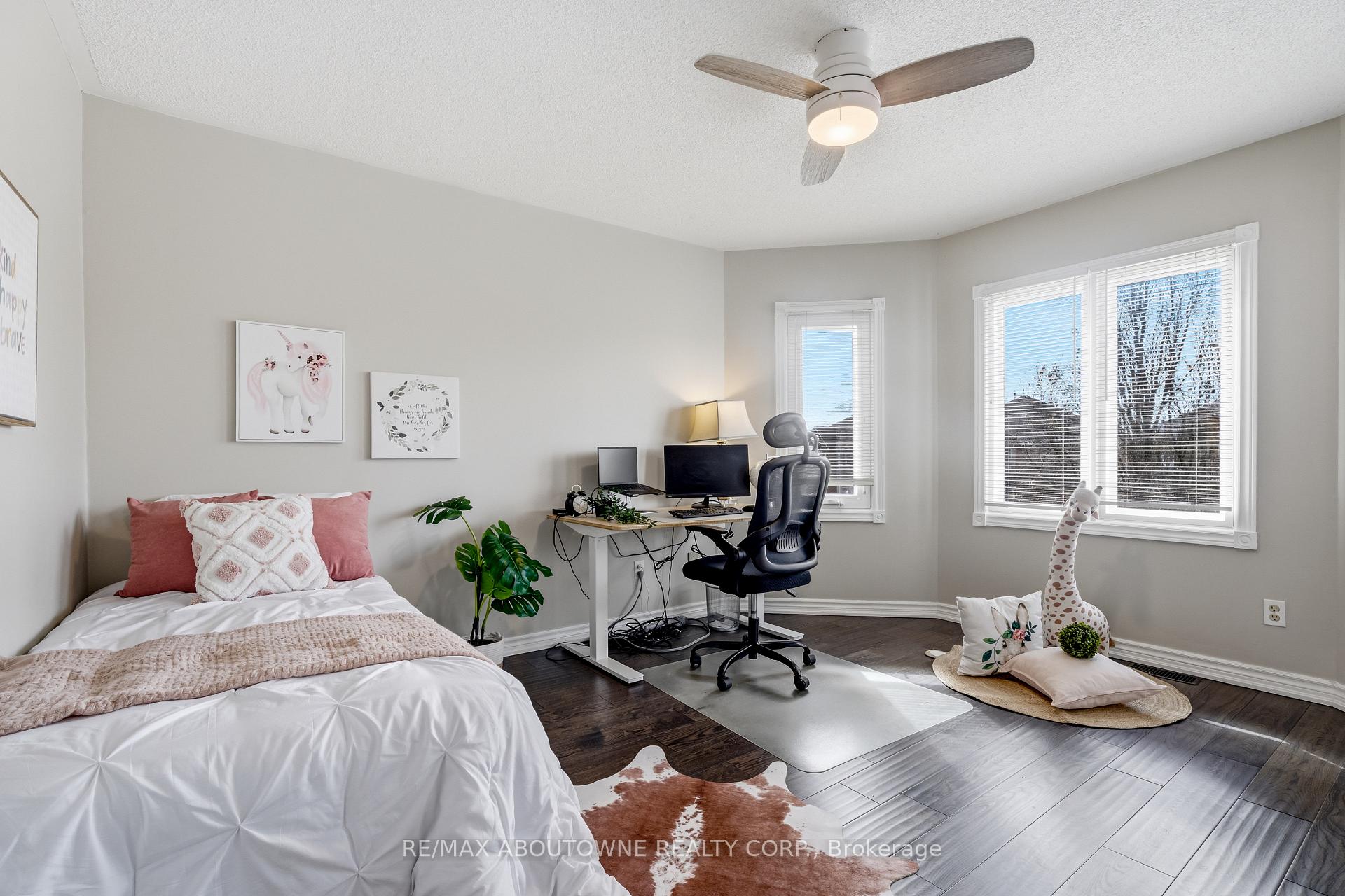 1323 Blackburn Drive, Oakville, ON L6M 2X9