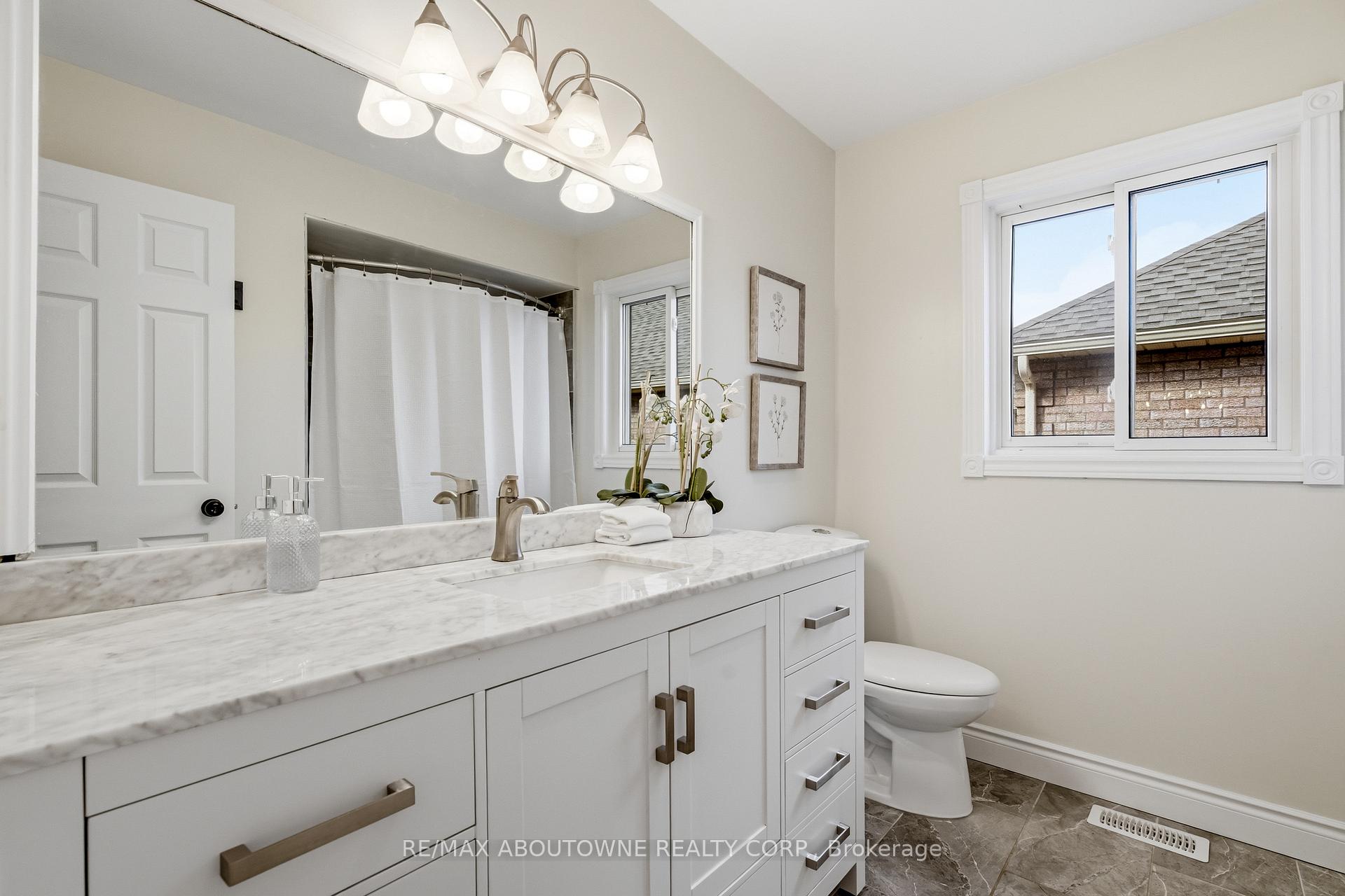 1323 Blackburn Drive, Oakville, ON L6M 2X9