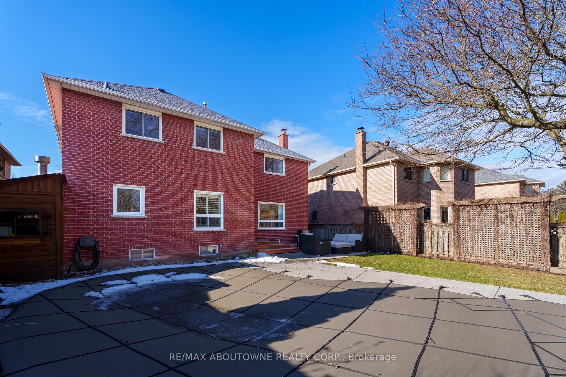 1323 Blackburn Drive, Oakville, ON L6M 2X9