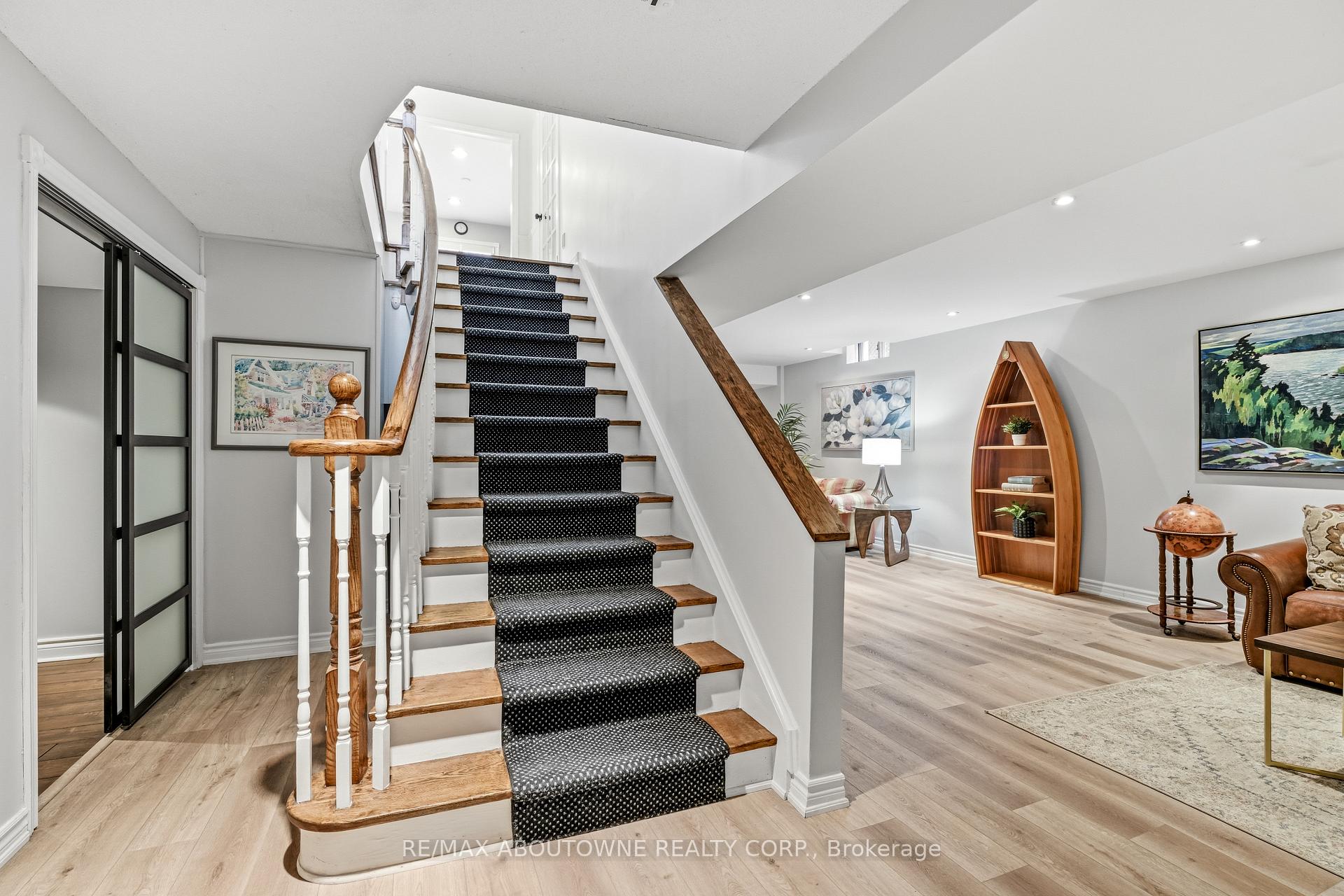 1323 Blackburn Drive, Oakville, ON L6M 2X9