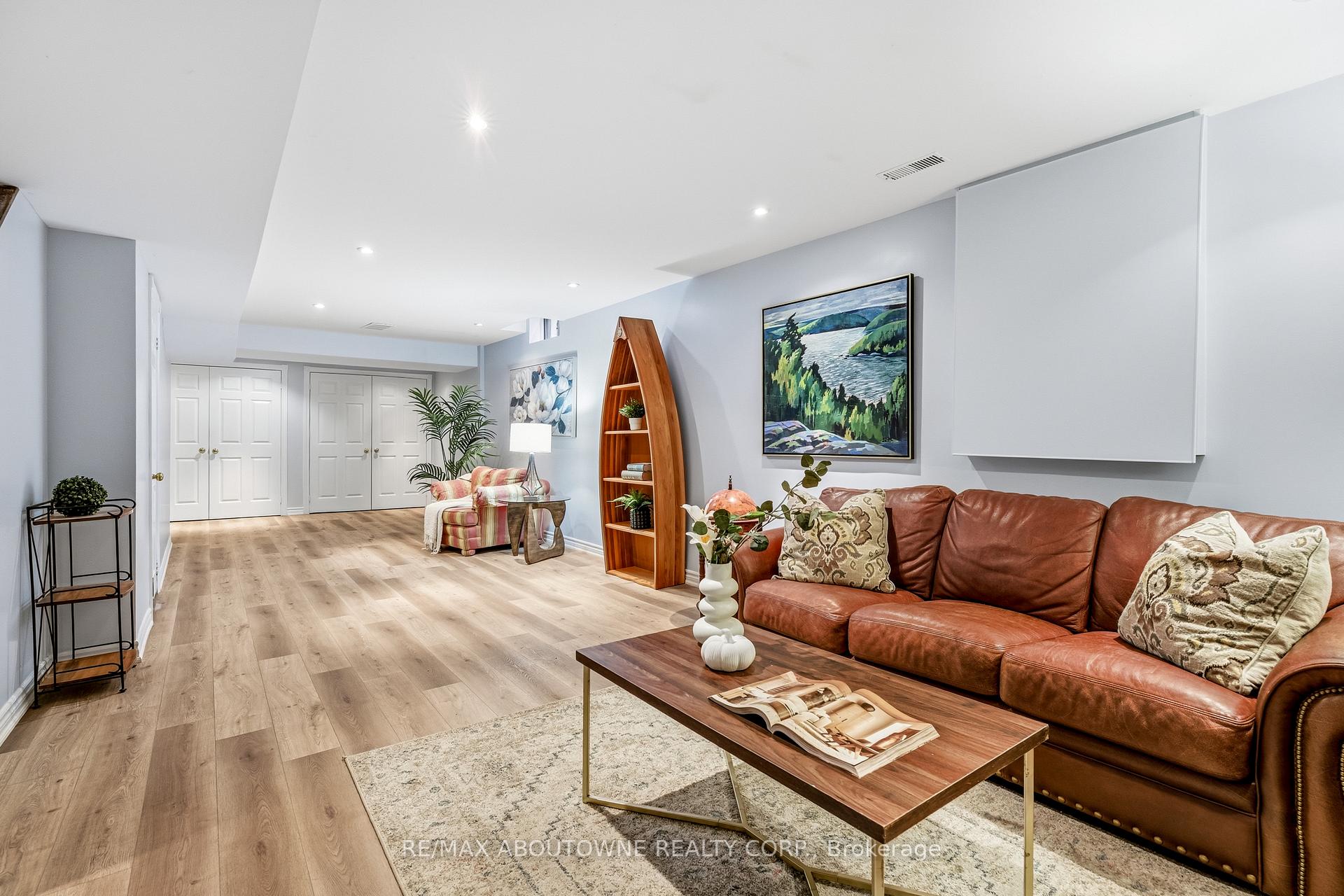 1323 Blackburn Drive, Oakville, ON L6M 2X9