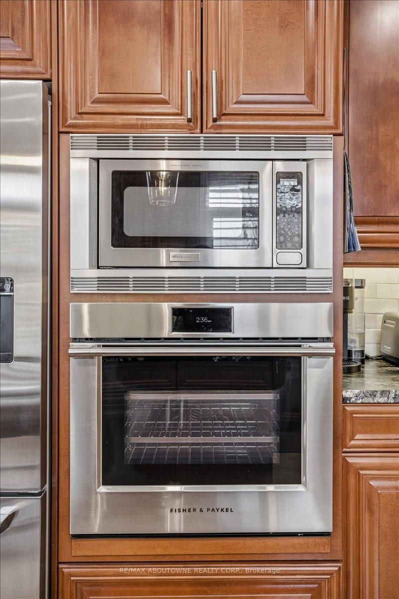 3260 Ribble Crescent, Oakville, ON L6M 0B1