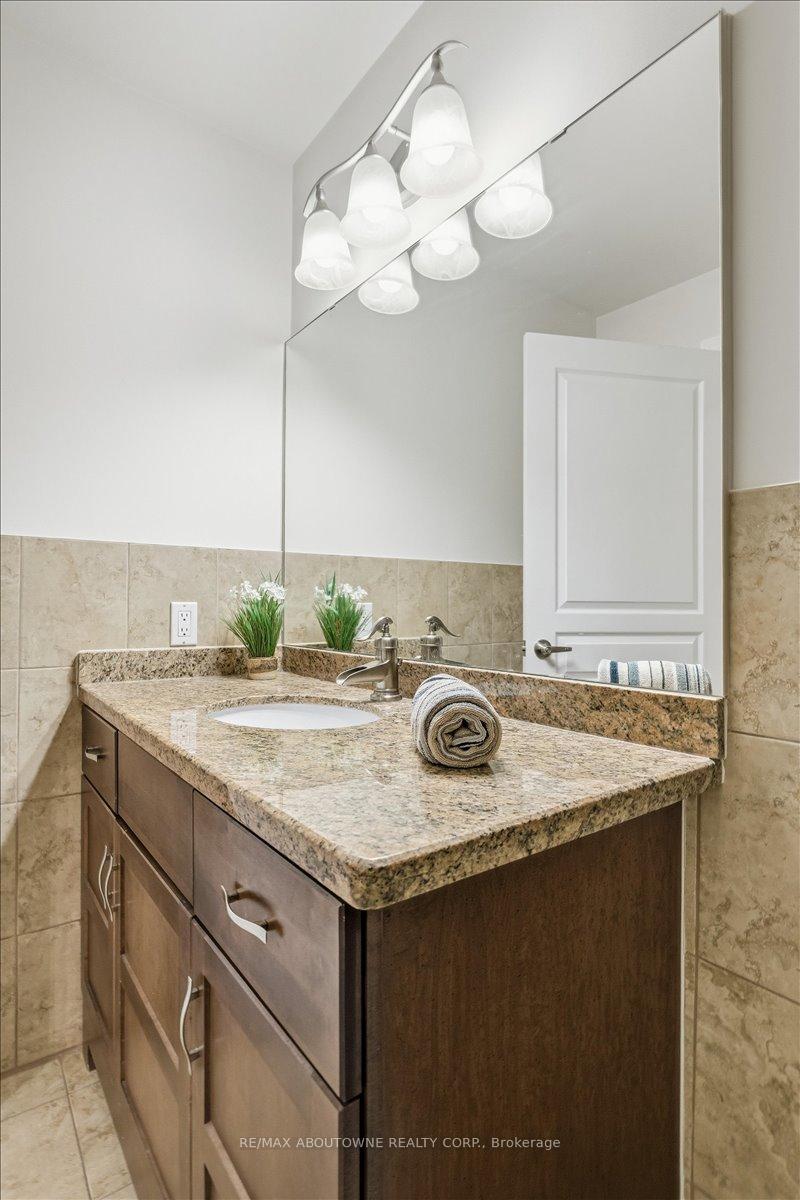 3260 Ribble Crescent, Oakville, ON L6M 0B1