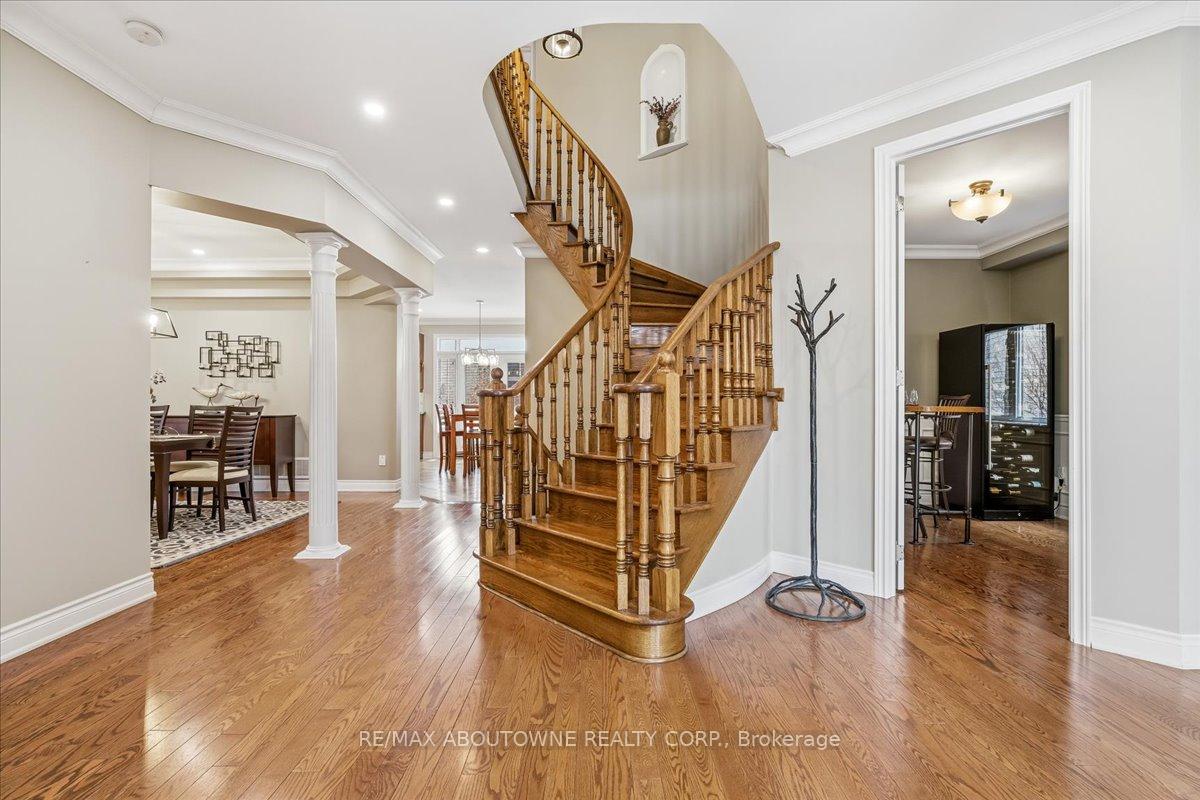 3260 Ribble Crescent, Oakville, ON L6M 0B1