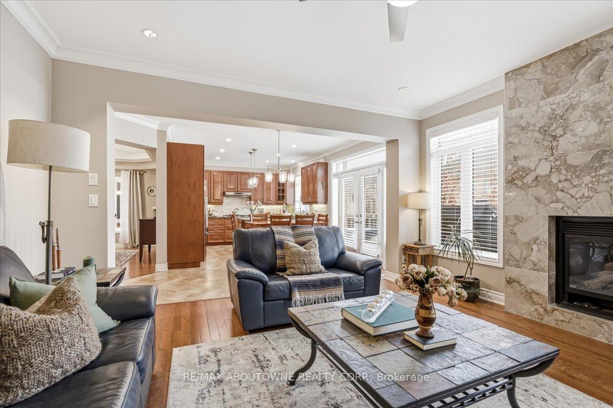 3260 Ribble Crescent, Oakville, ON L6M 0B1