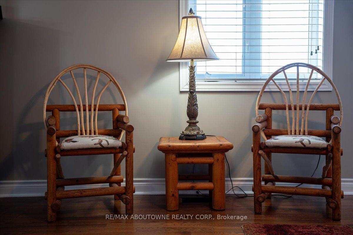 3260 Ribble Crescent, Oakville, ON L6M 0B1