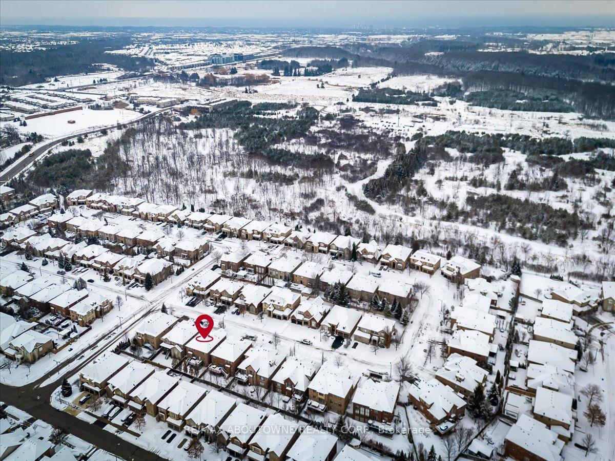 3260 Ribble Crescent, Oakville, ON L6M 0B1