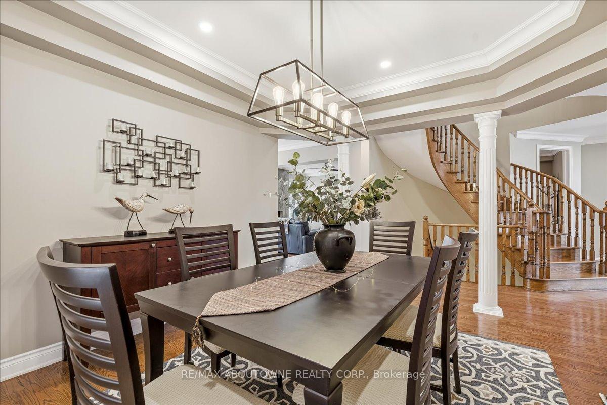 3260 Ribble Crescent, Oakville, ON L6M 0B1