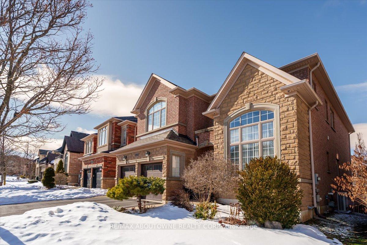 3260 Ribble Crescent, Oakville, ON L6M 0B1
