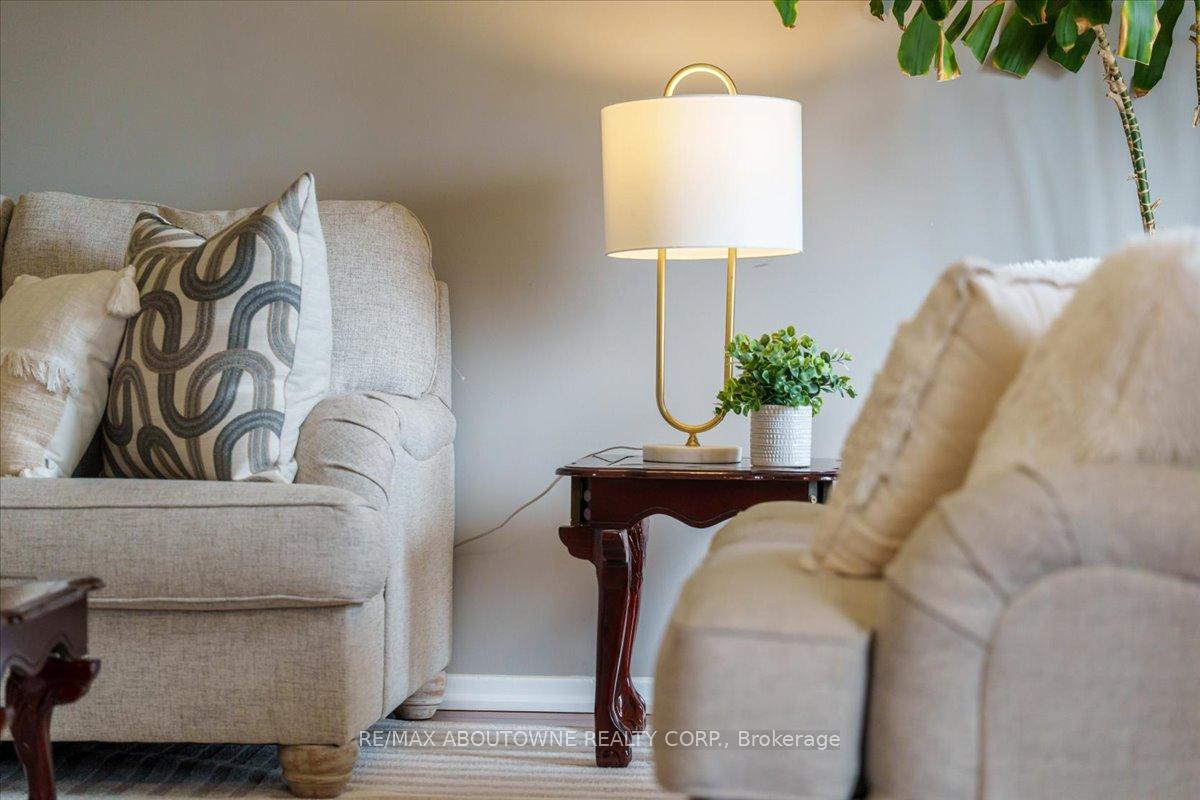 1148 Bridlewood Trail