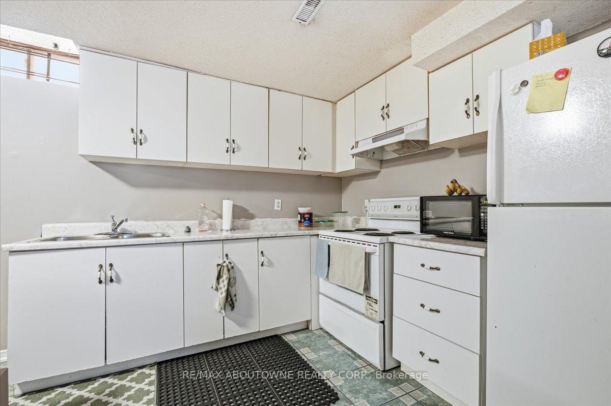 1148 Bridlewood Trail