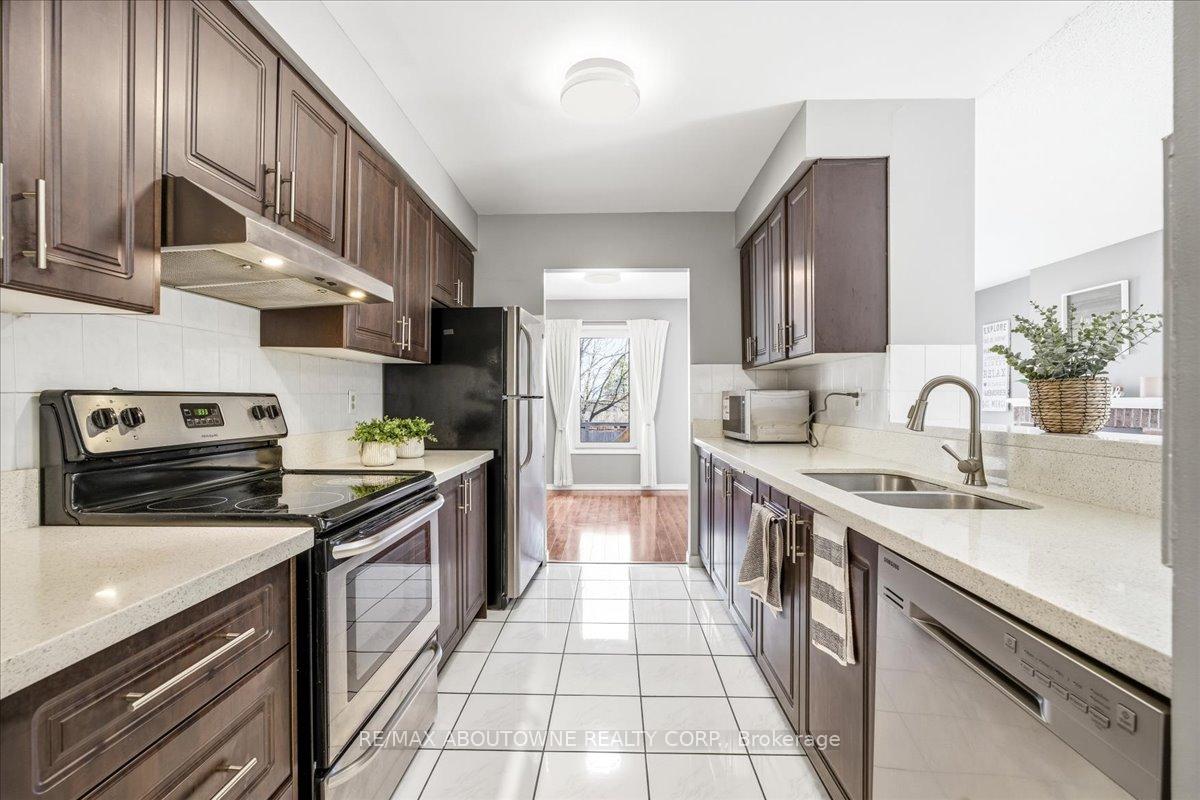 1148 Bridlewood Trail