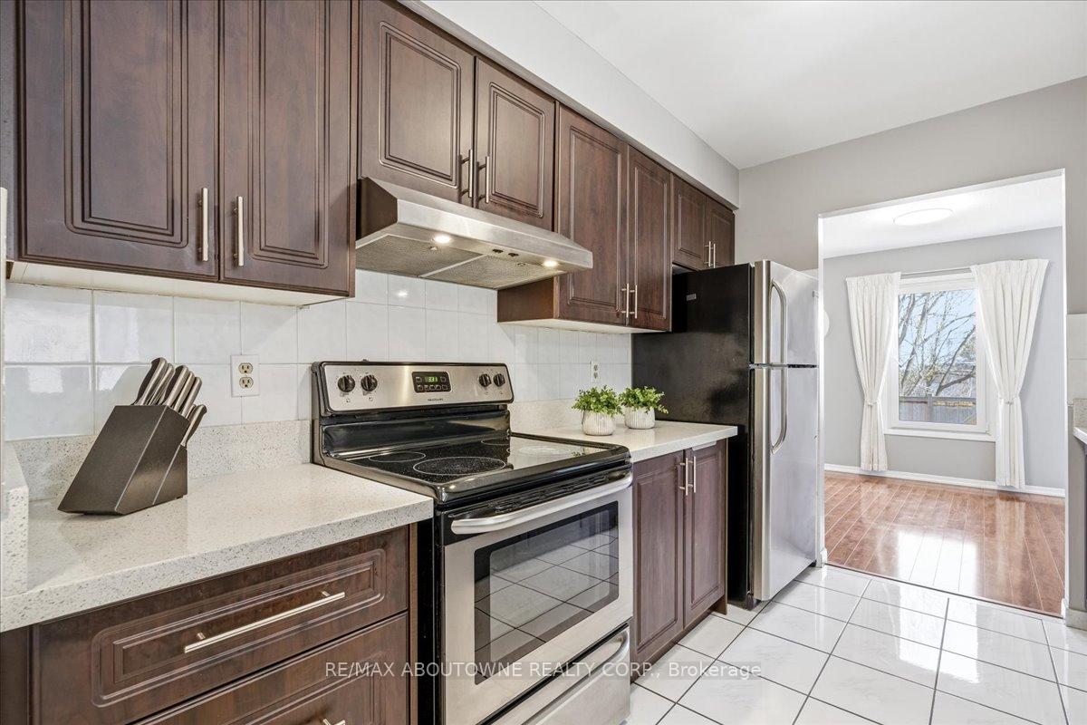 1148 Bridlewood Trail