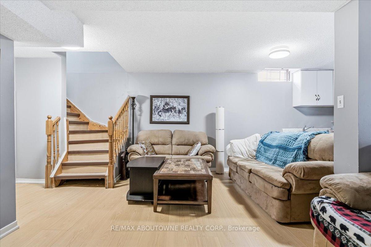 1148 Bridlewood Trail