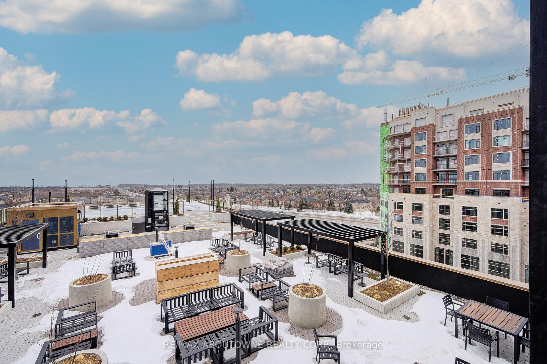 2333 Khalsa Gate 604