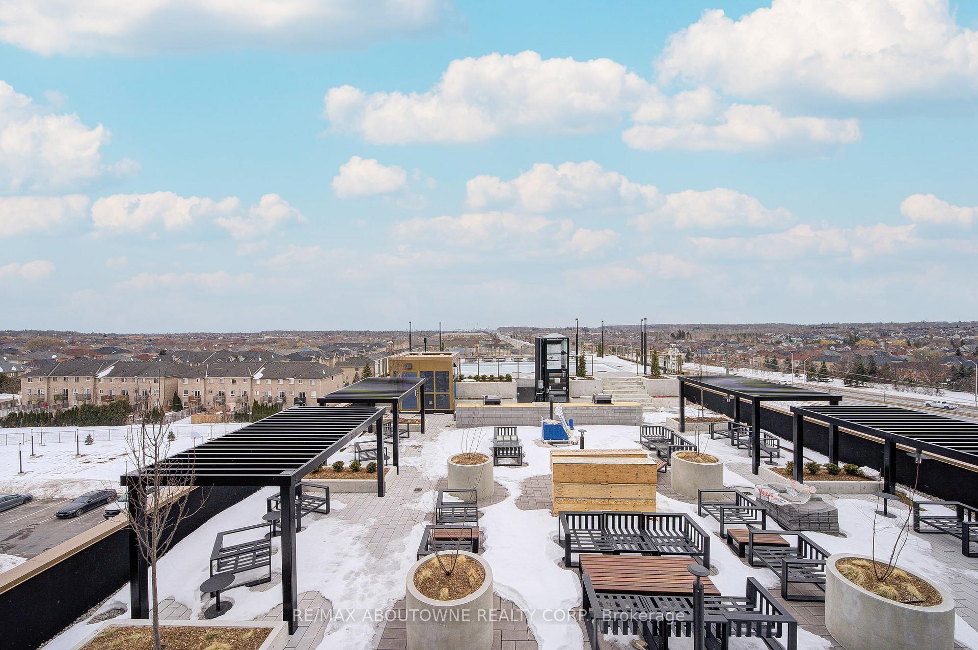 2333 Khalsa Gate 604