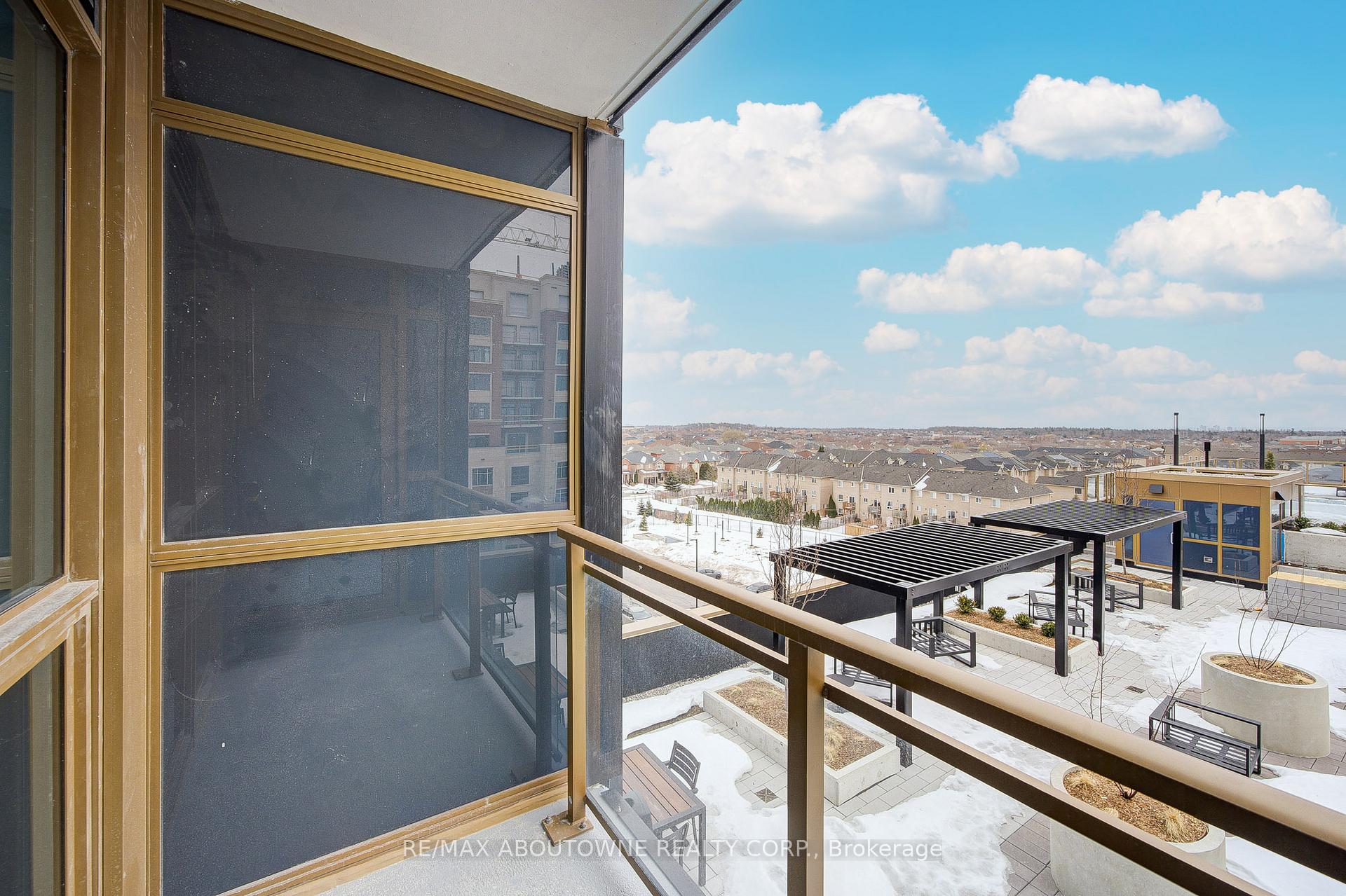 2333 Khalsa Gate 604