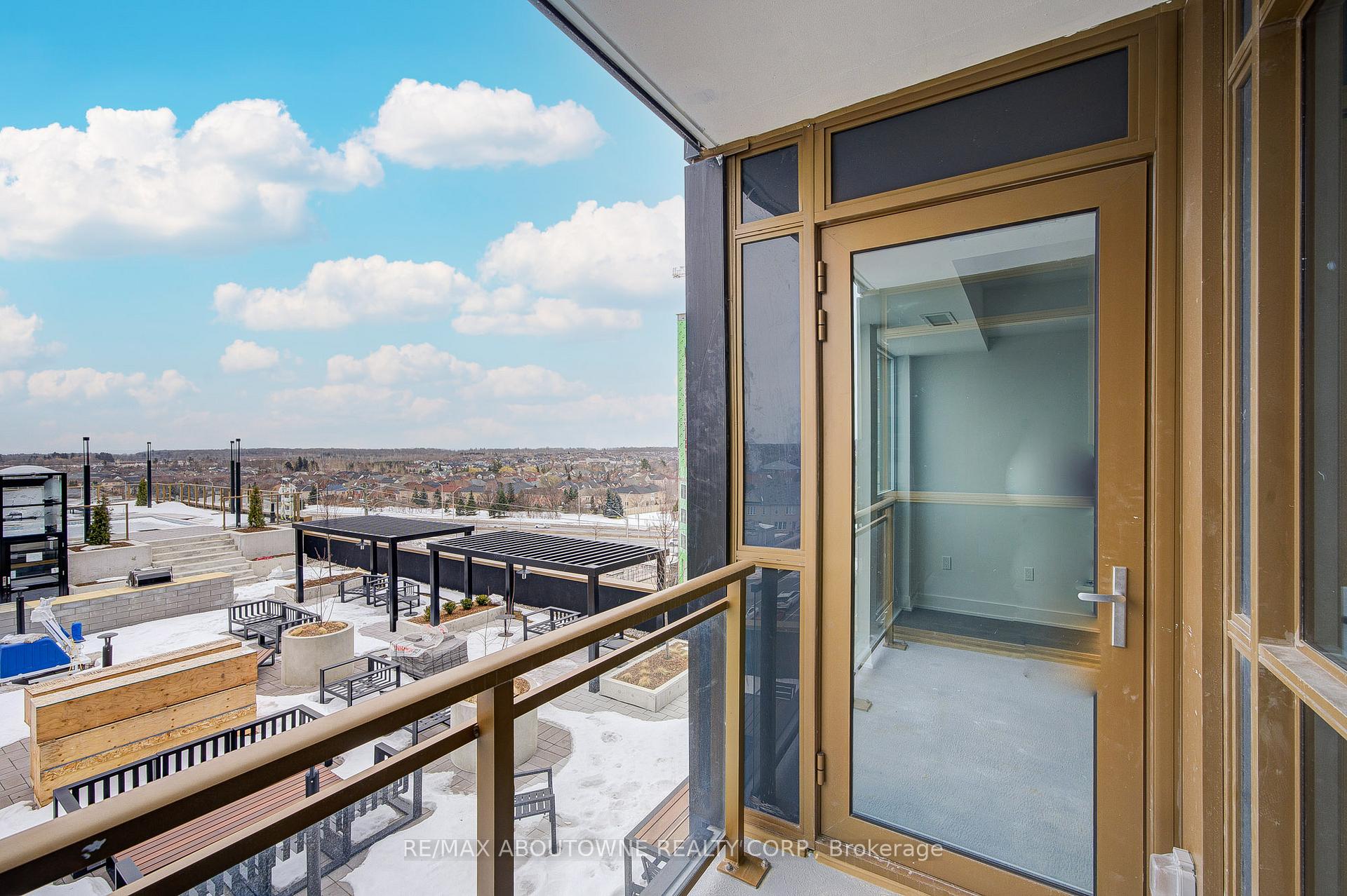 2333 Khalsa Gate 604