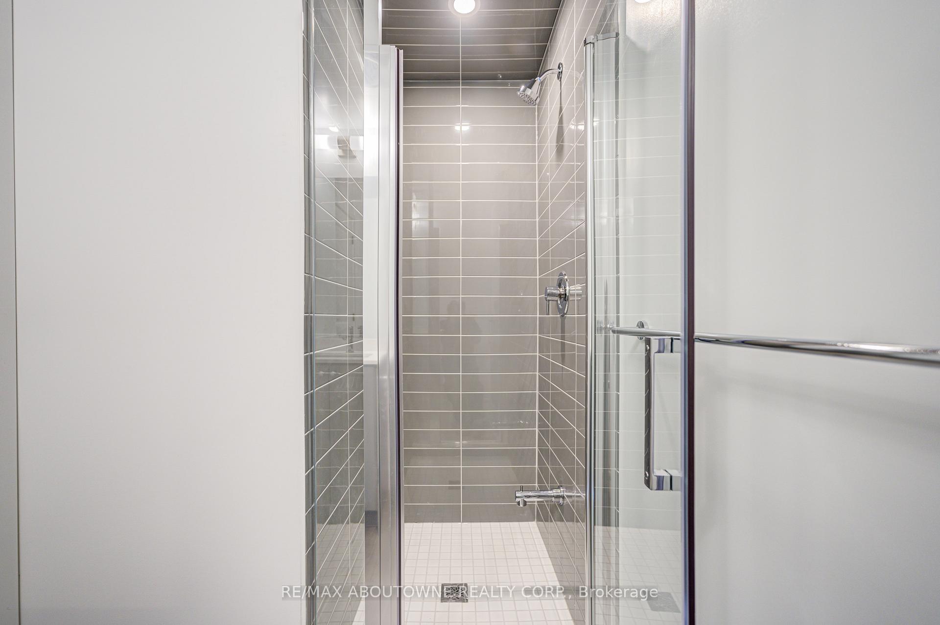 2333 Khalsa Gate 604