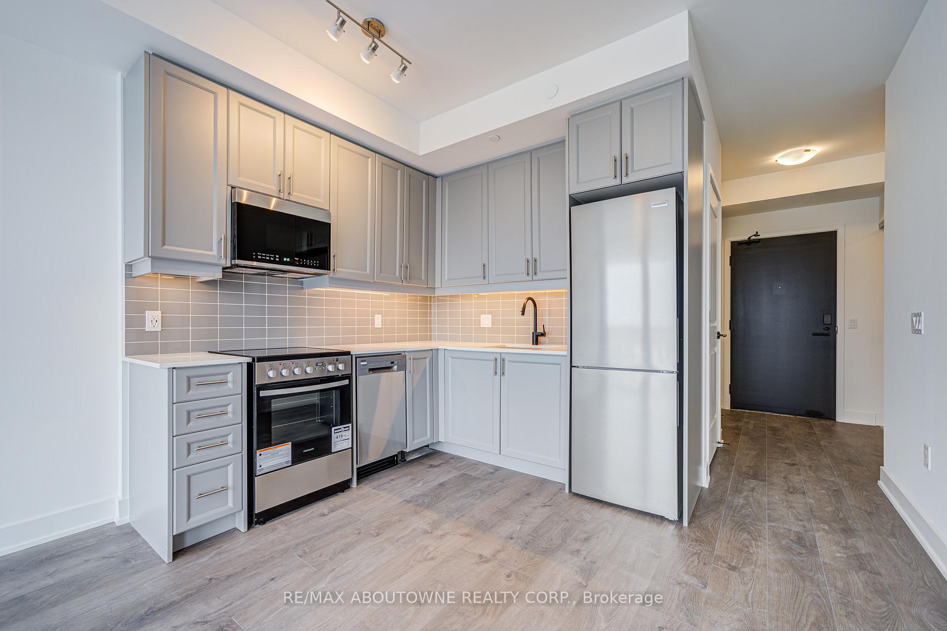 2333 Khalsa Gate 604