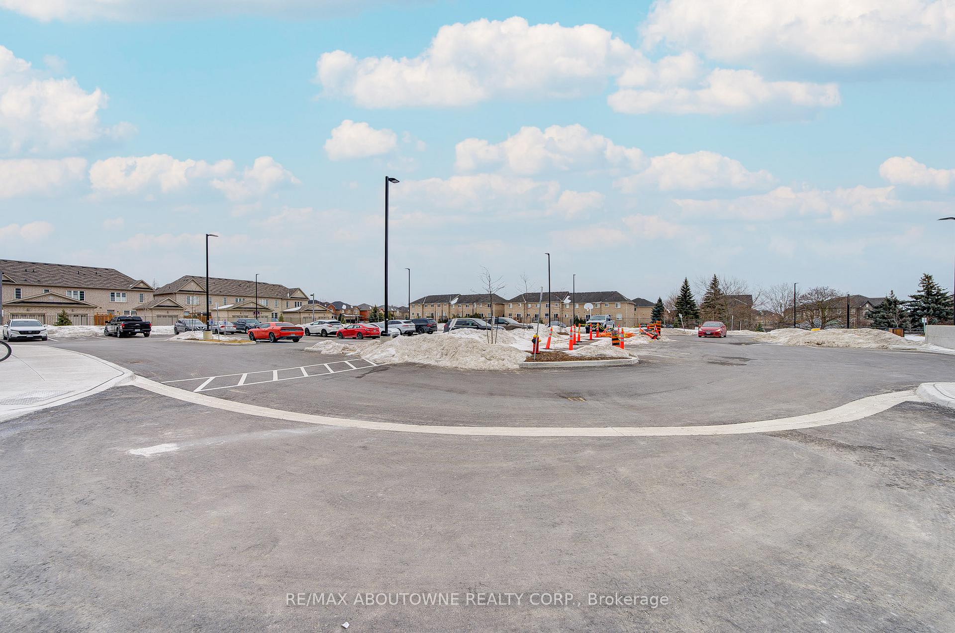 2333 Khalsa Gate 604