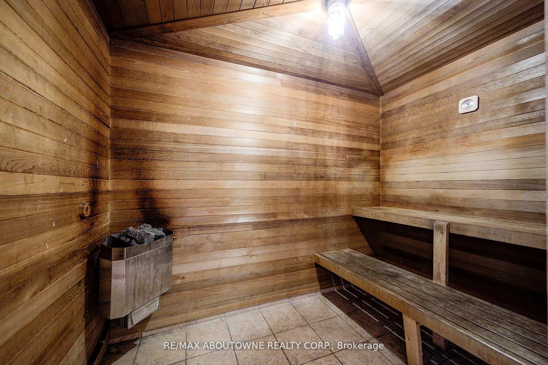 1470 Bishops Gate 104