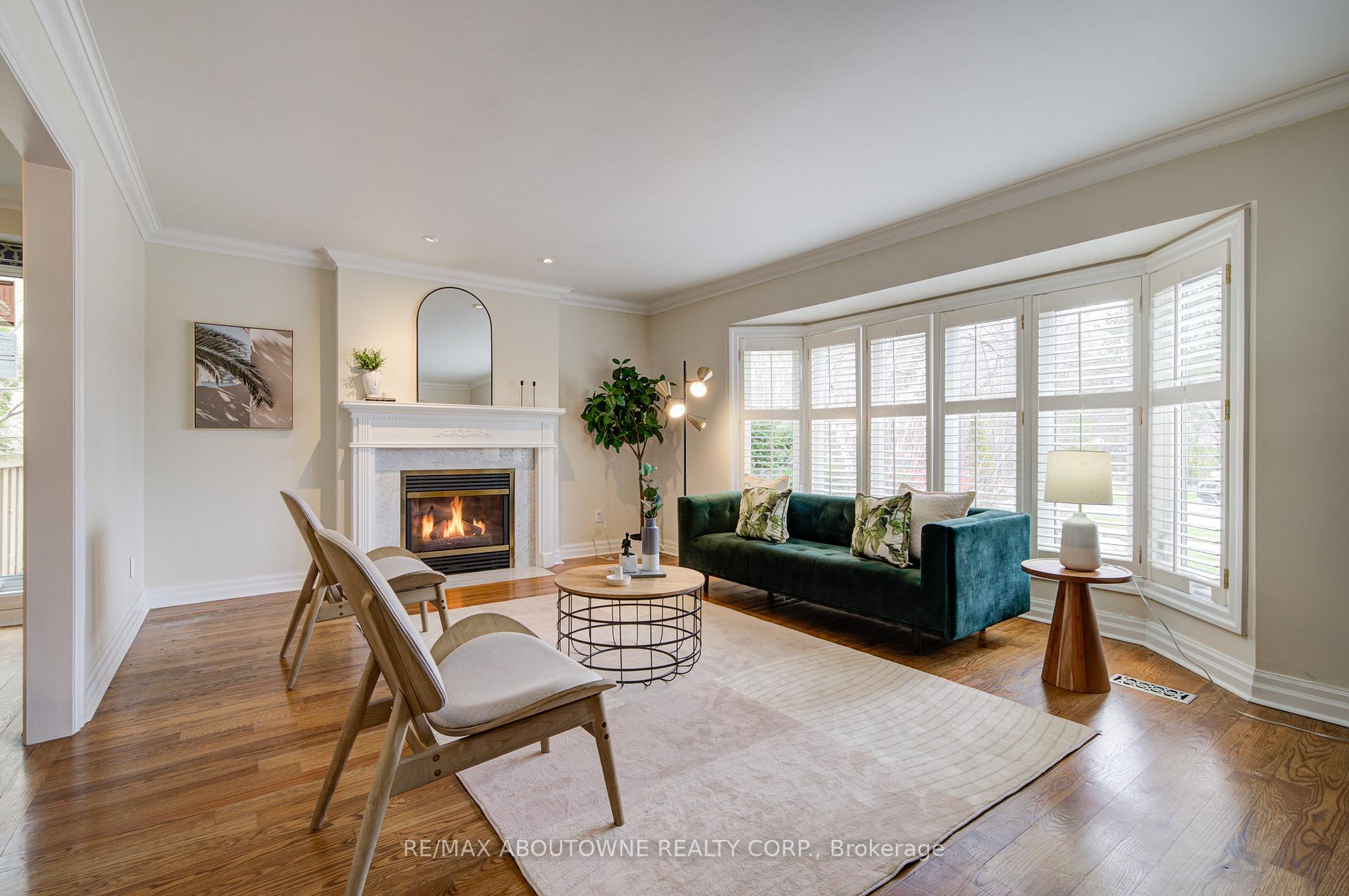1328 King Henry Court