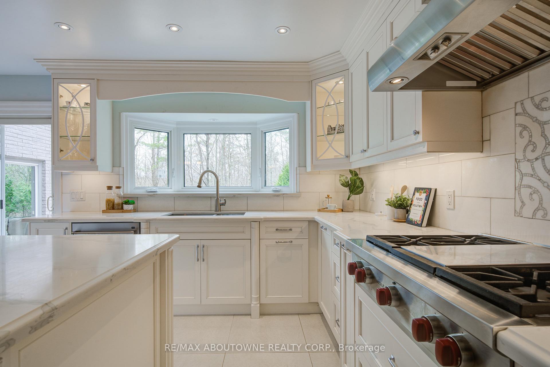 1328 King Henry Court