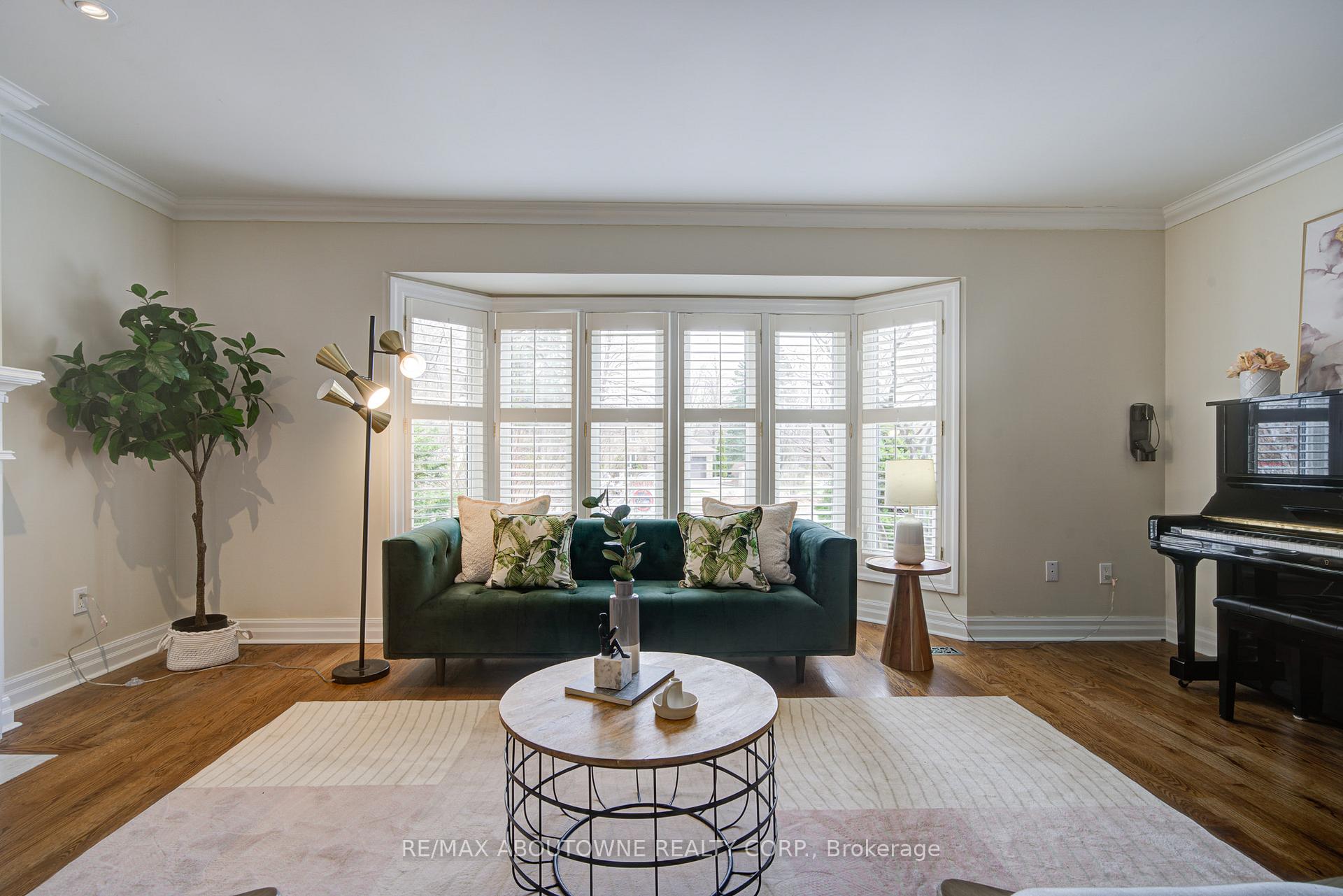1328 King Henry Court