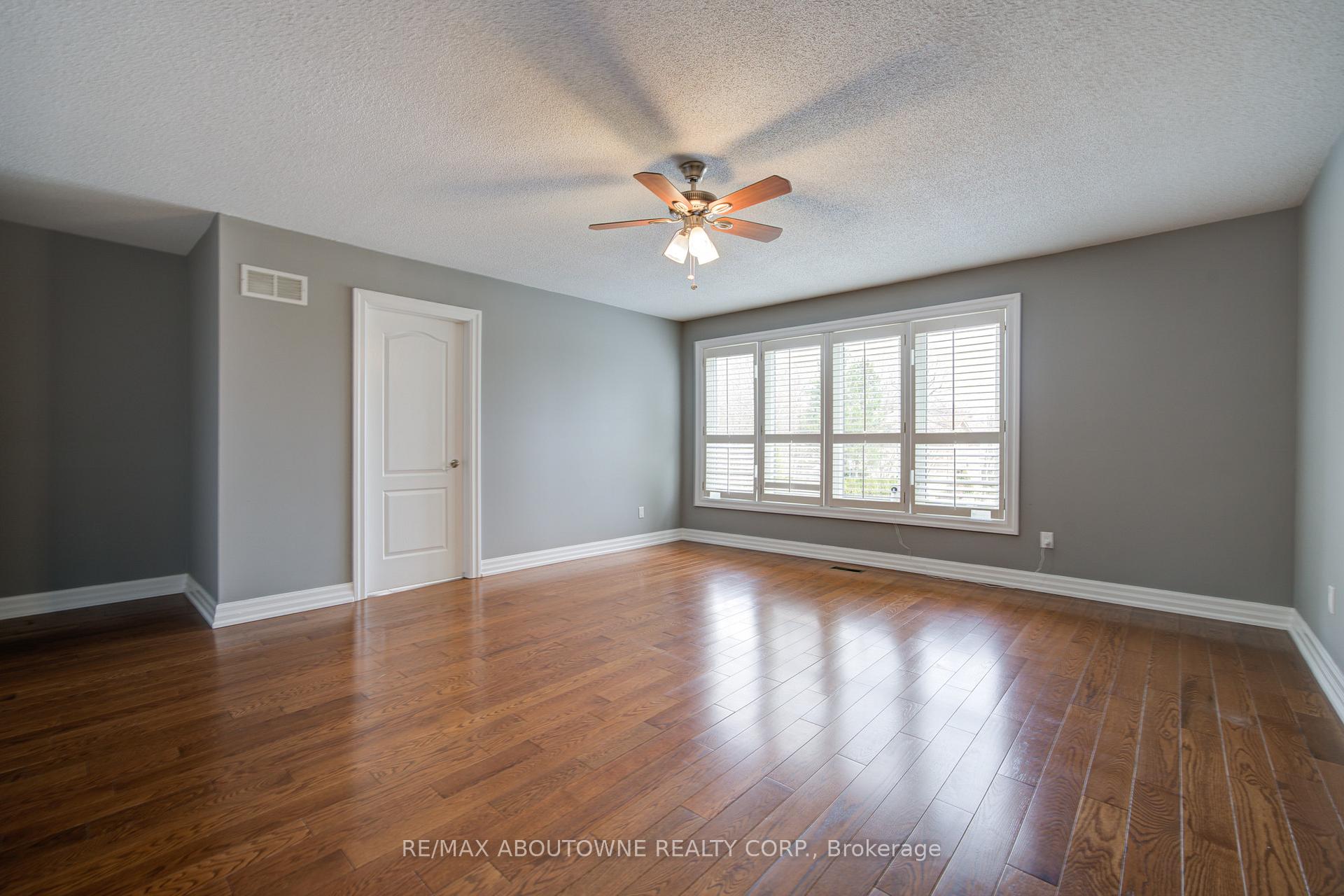 1328 King Henry Court