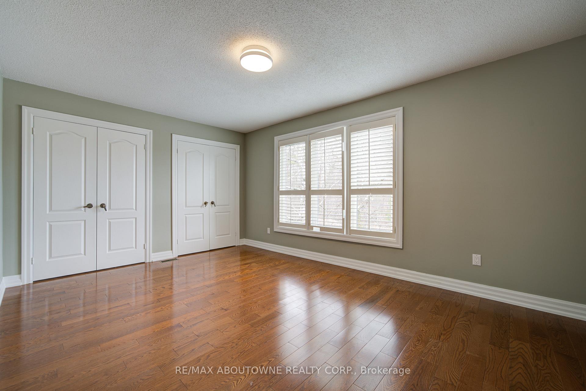 1328 King Henry Court