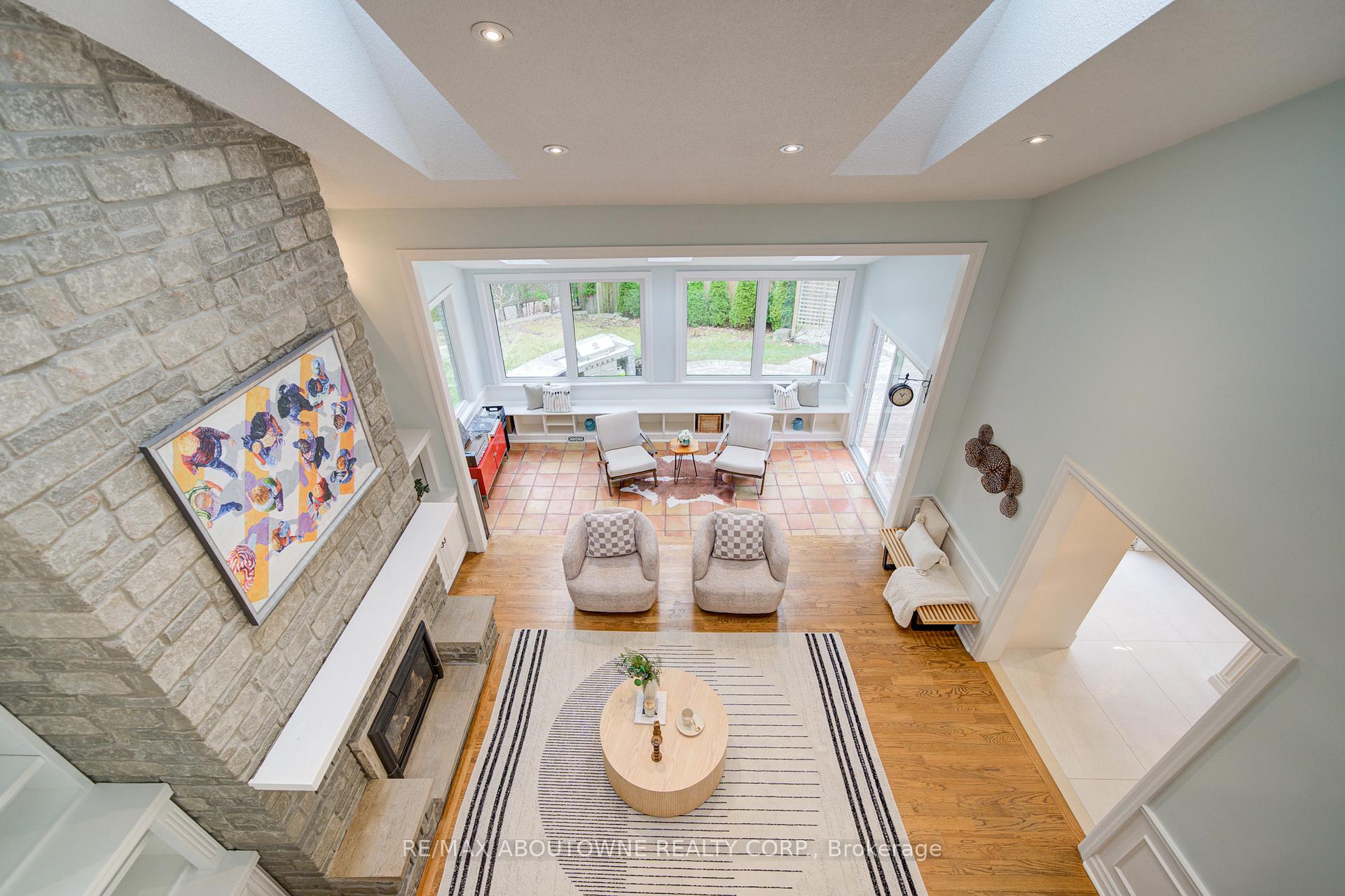 1328 King Henry Court