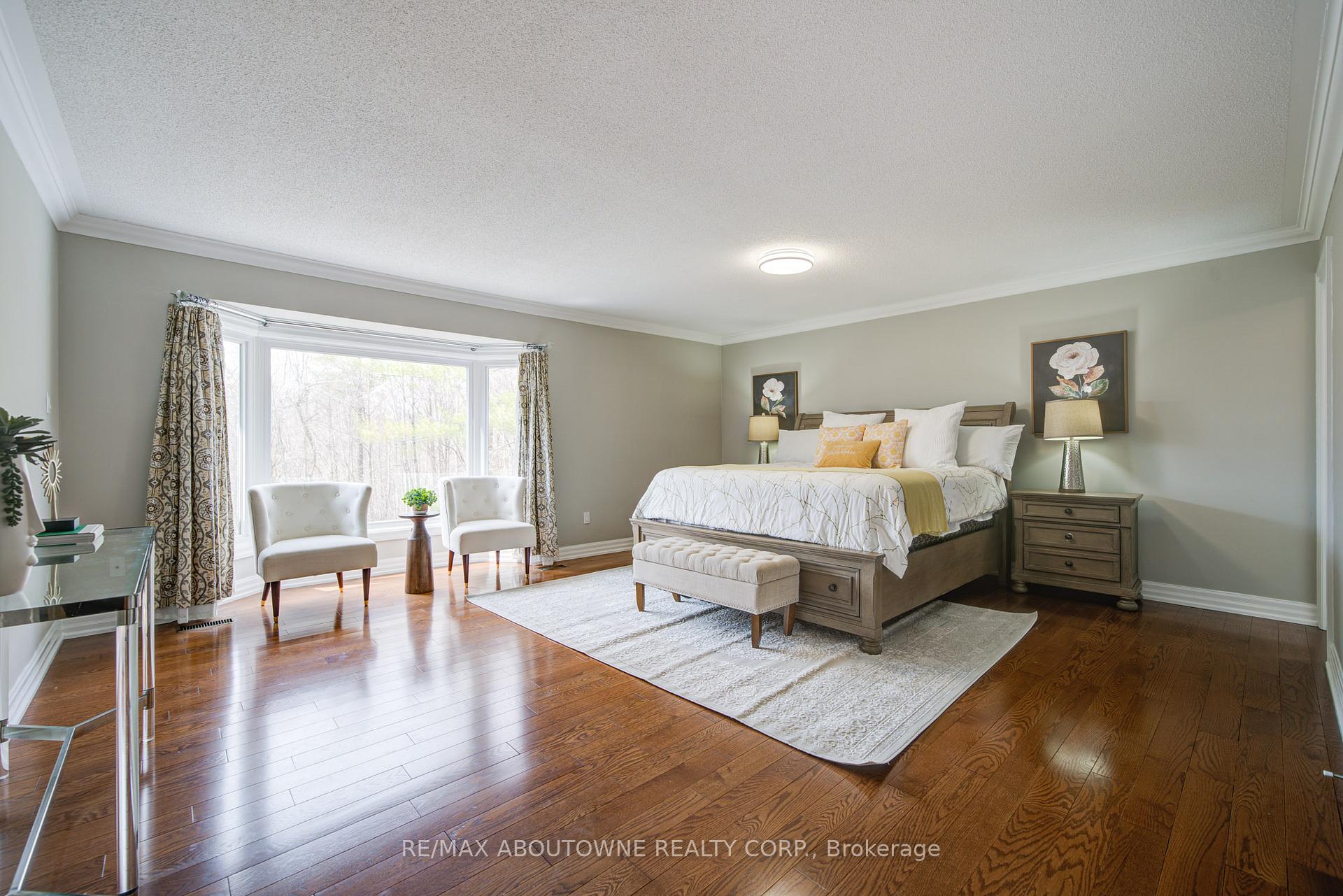 1328 King Henry Court