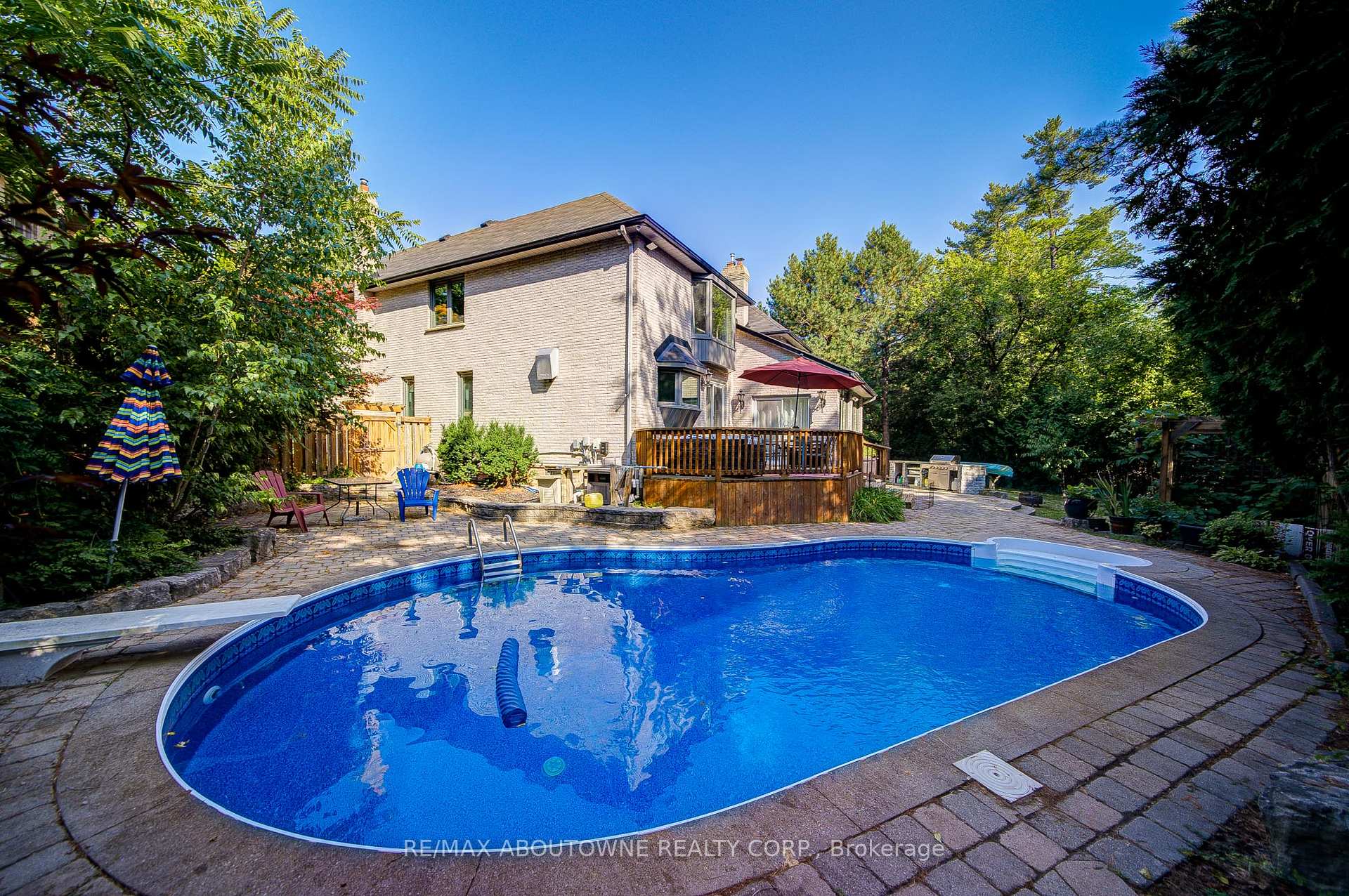 1328 King Henry Court