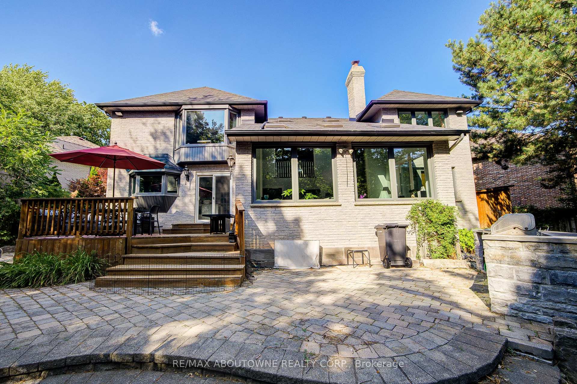 1328 King Henry Court