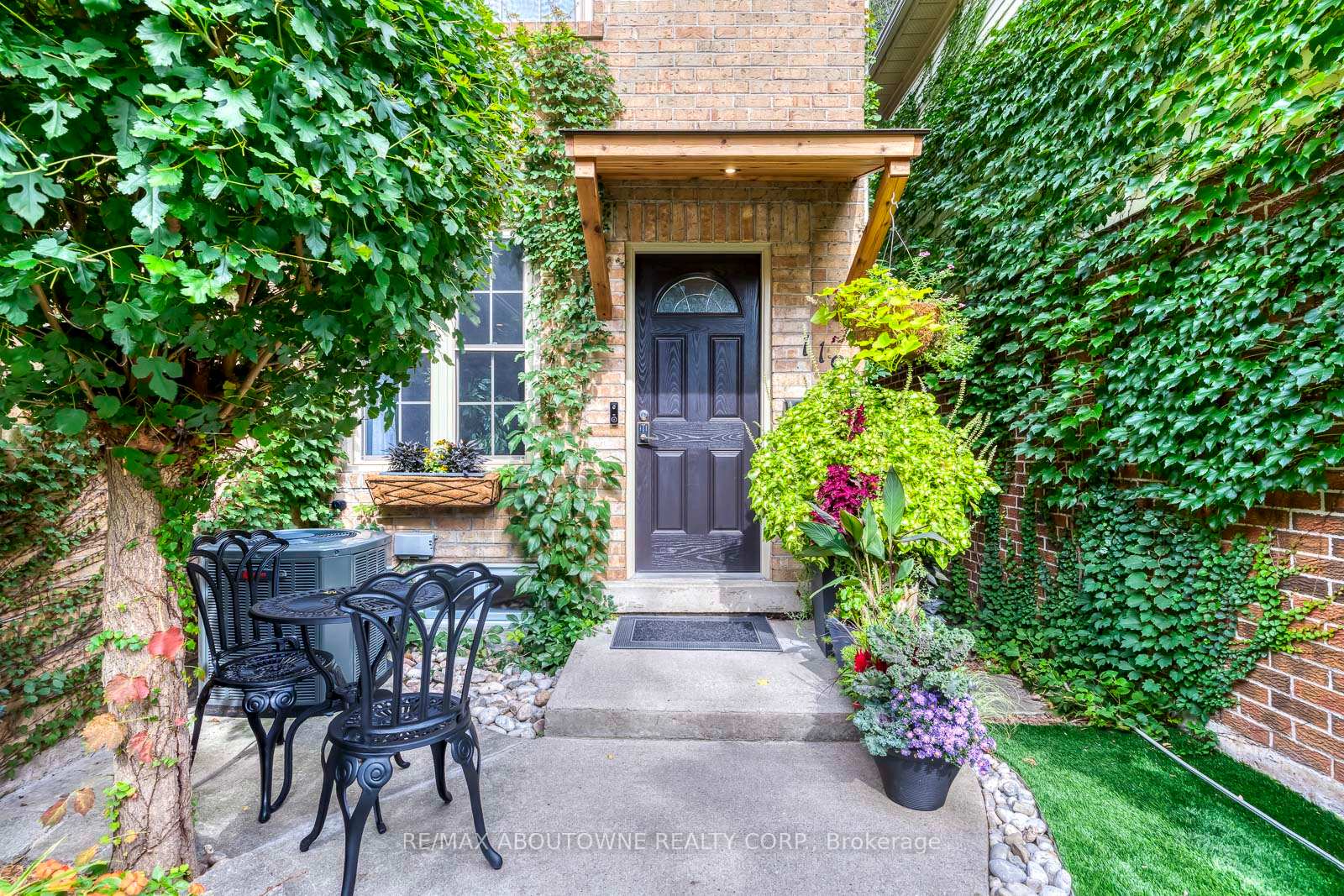 1198 Potters Wheel Crescent