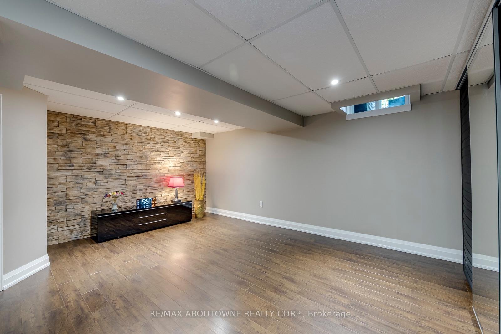 1198 Potters Wheel Crescent