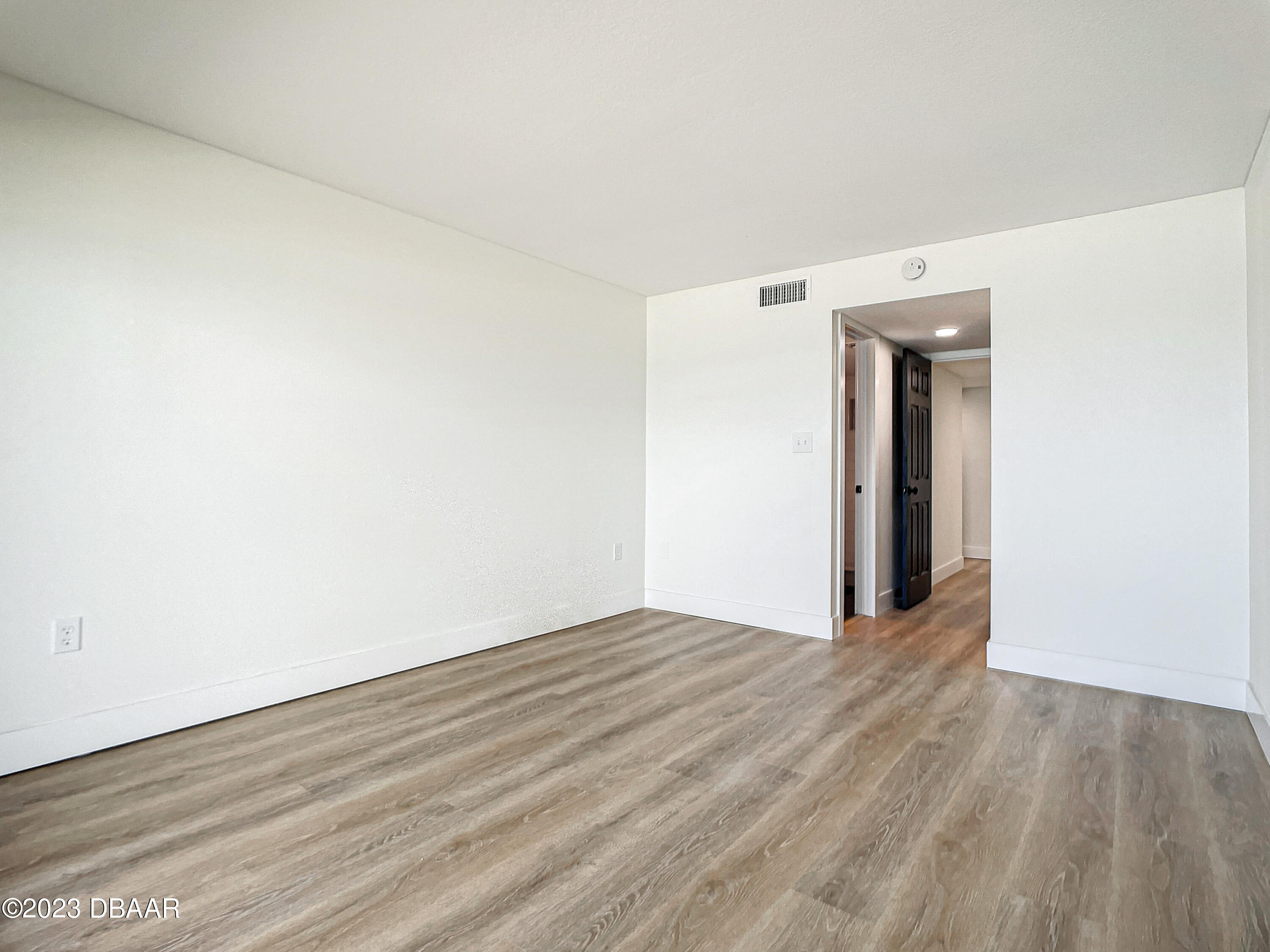 4435 S Atlantic Avenue, 311
