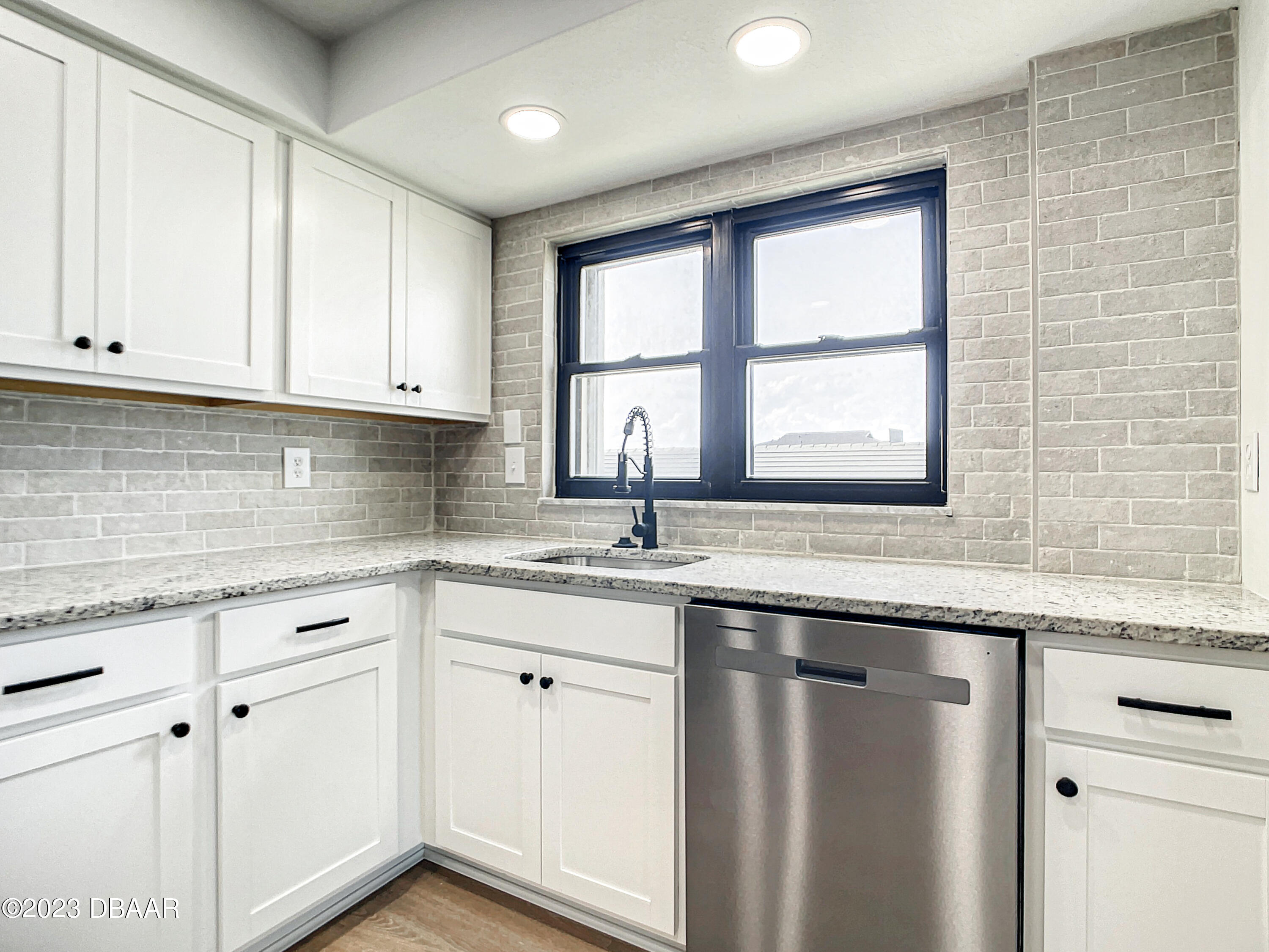 4435 S Atlantic Avenue, 311