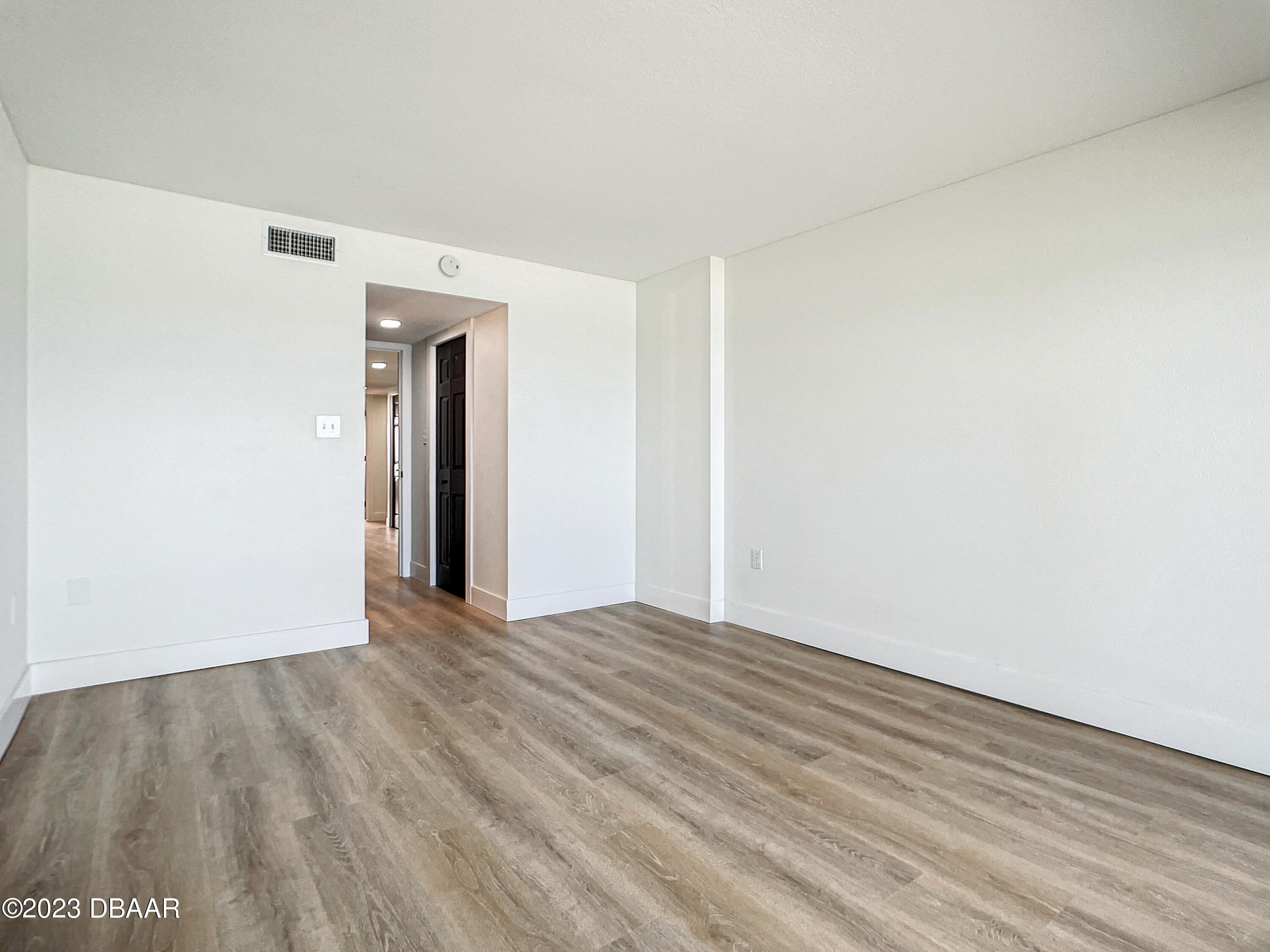 4435 S Atlantic Avenue, 311