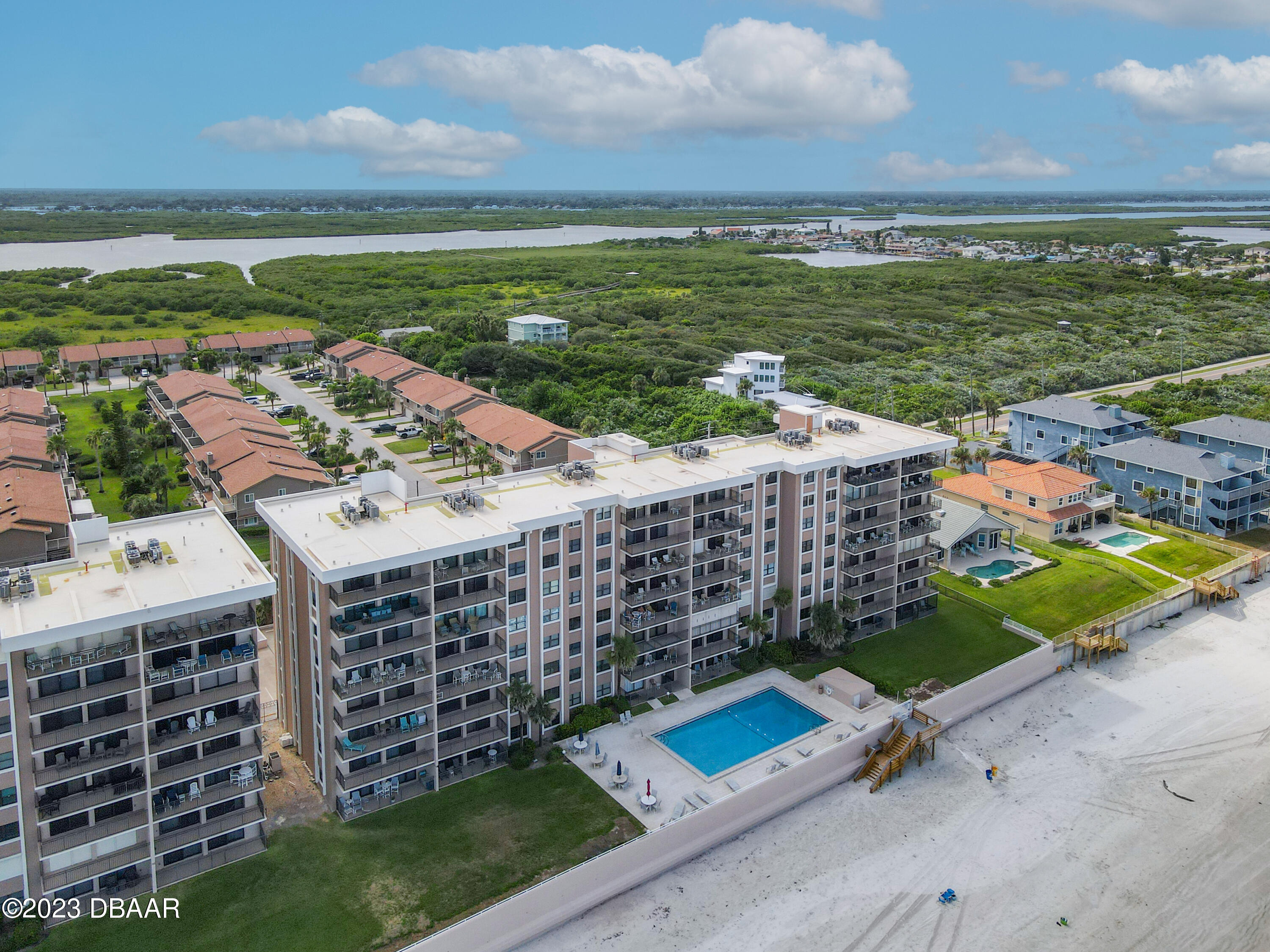 4435 S Atlantic Avenue, 311