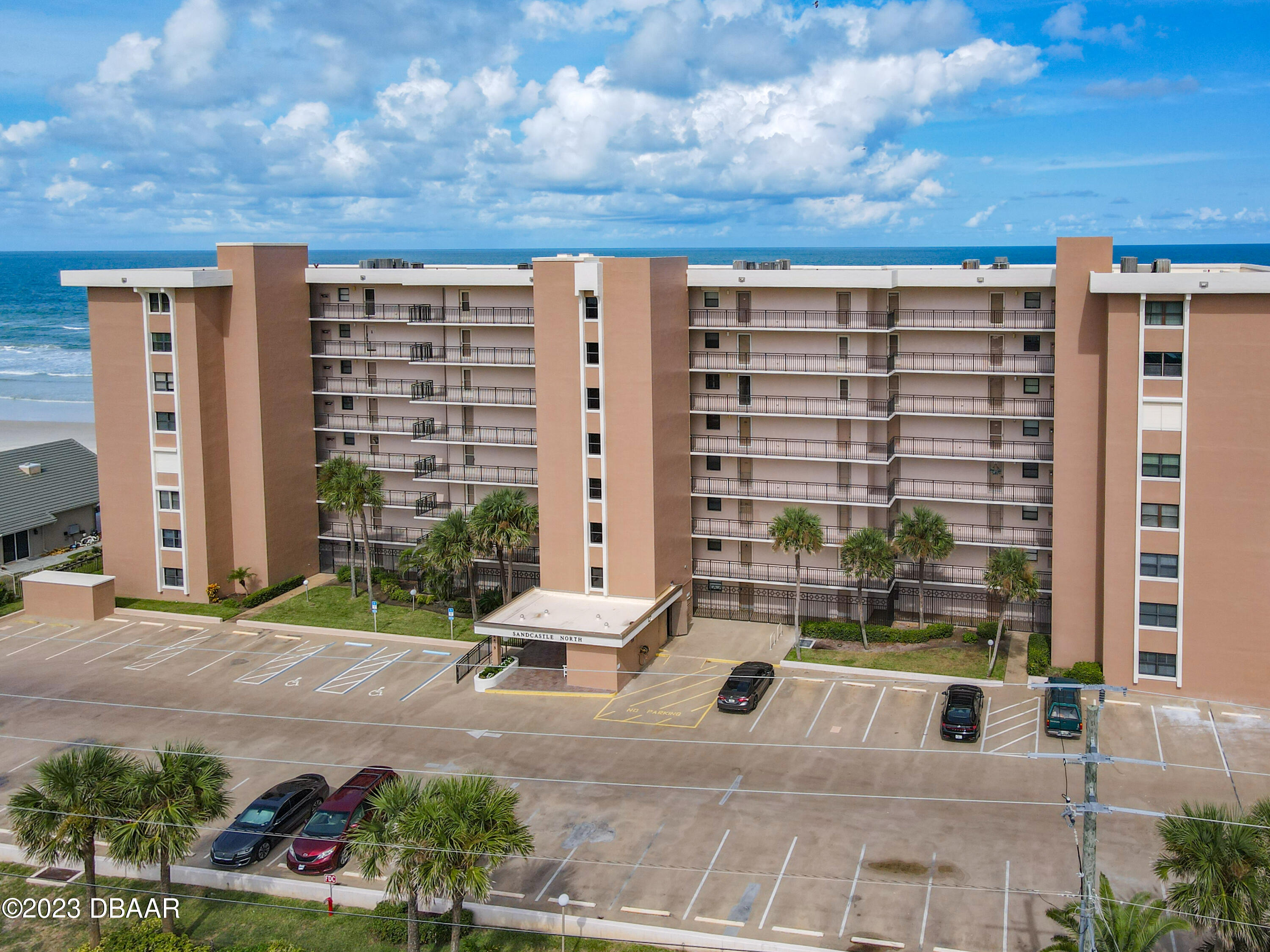 4435 S Atlantic Avenue, 311