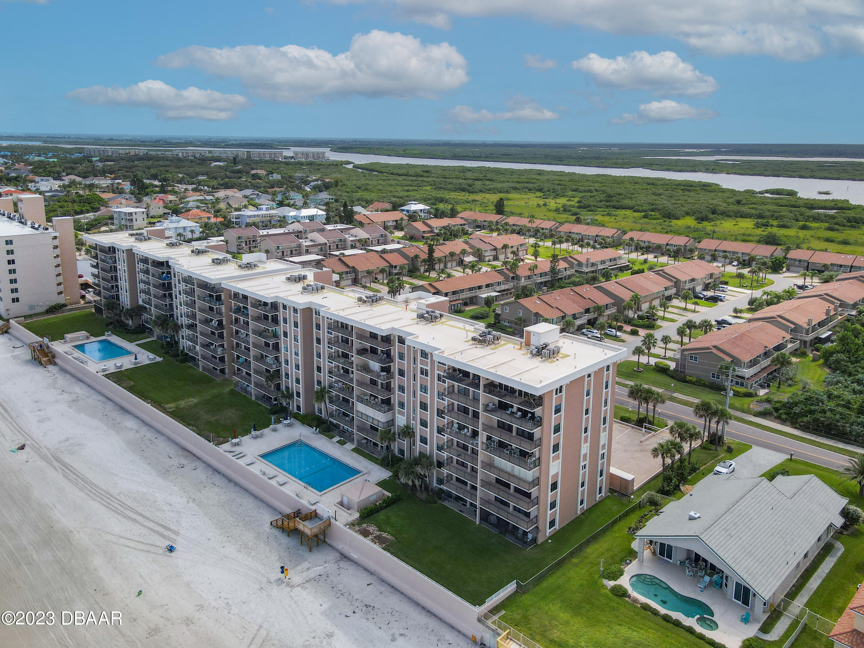 4435 S Atlantic Avenue, 311